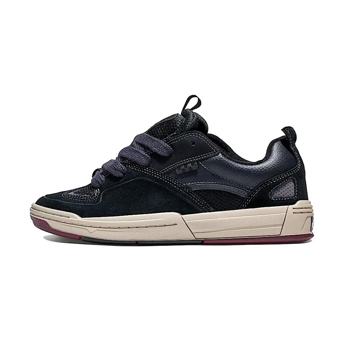 Skate Mixxa 'Black' Foot Friendly subtle style