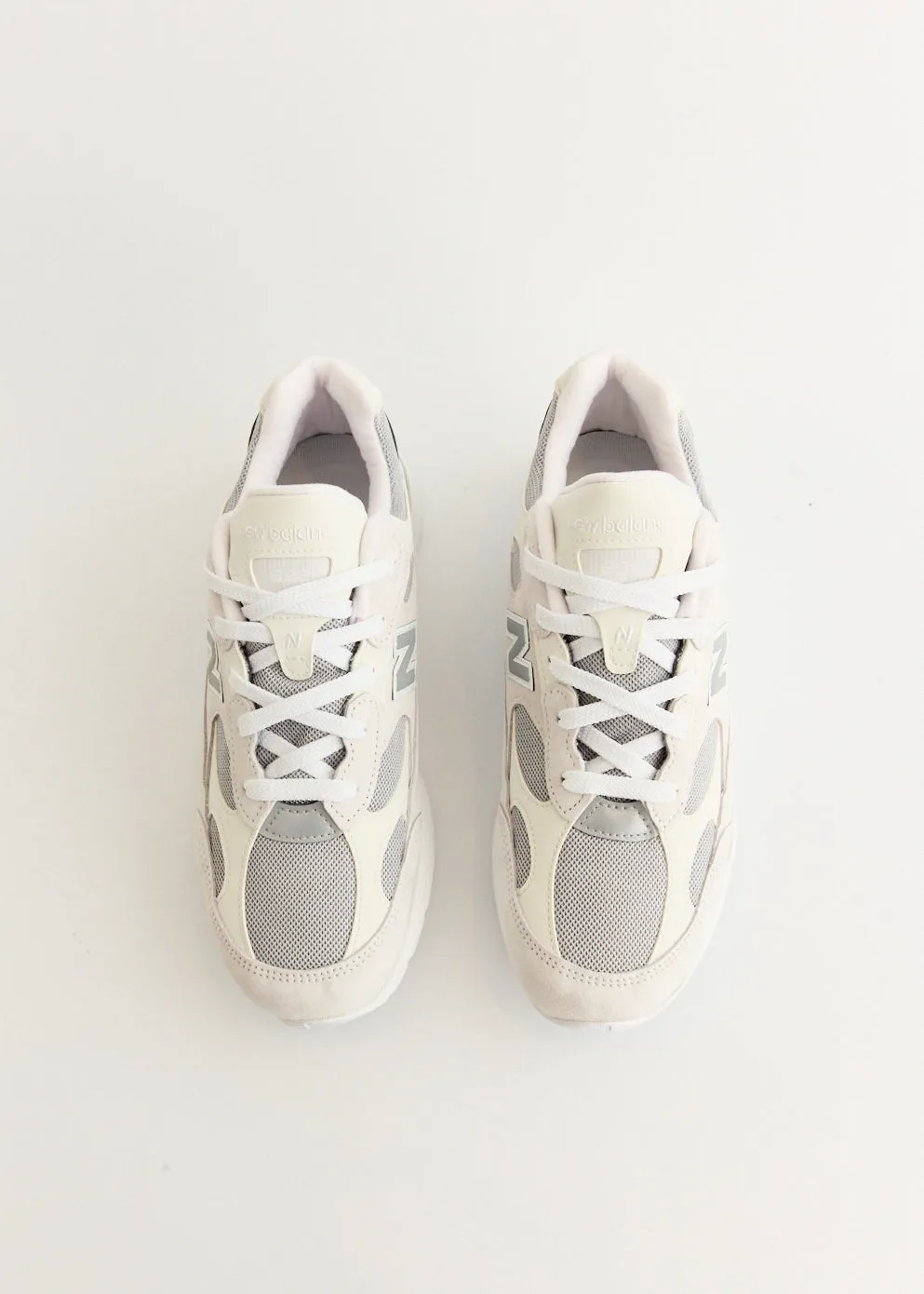 Sleek Insole Made in USA 992 'White Reflection' Sneakers Anti Fatigue Tech Iconic Piece