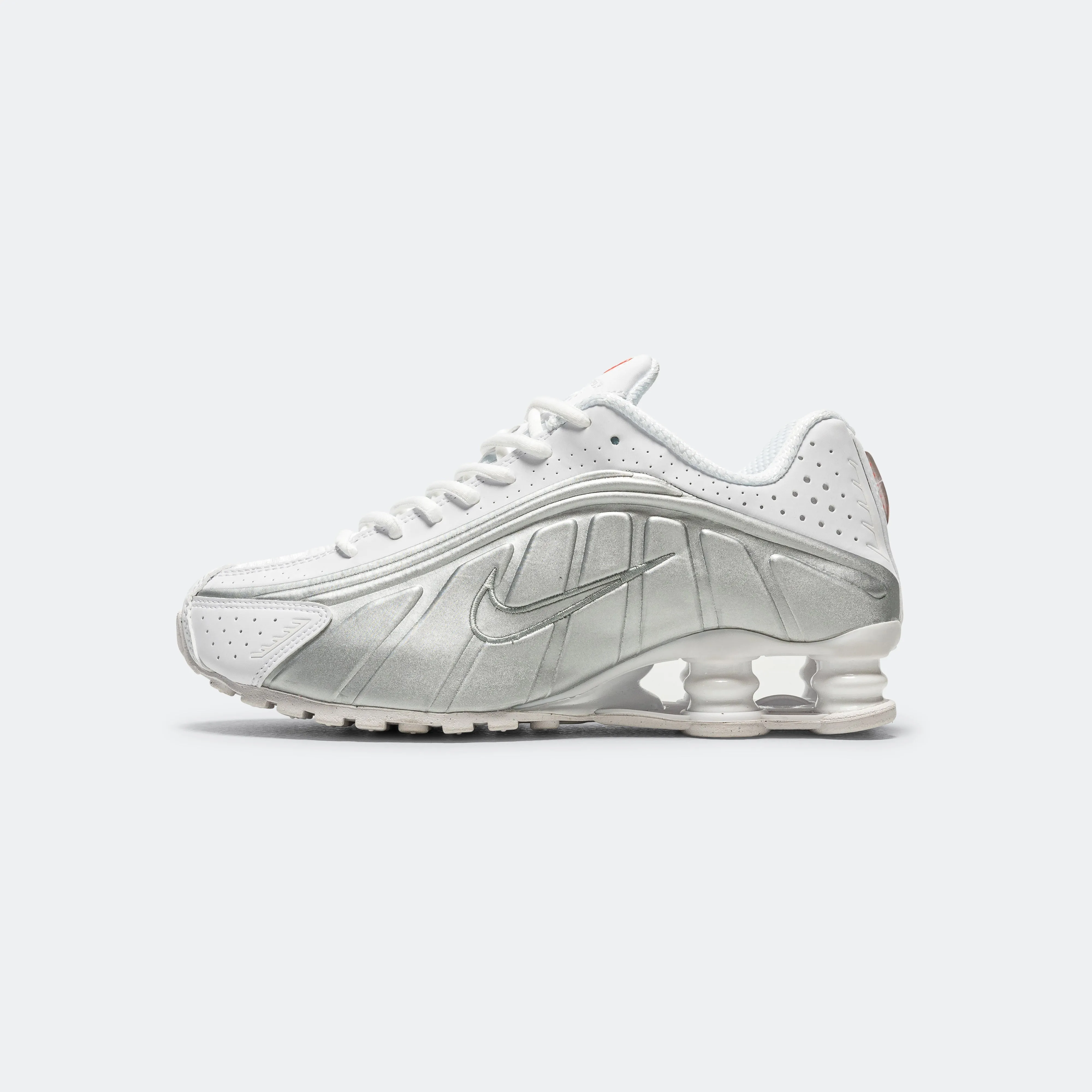 Quiet Ground Womens Shox R4 - White/Metallic Silver-Max Orange