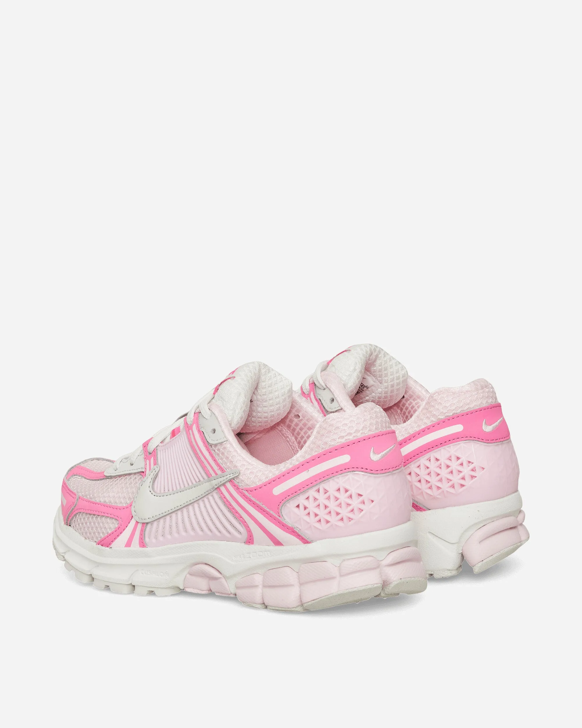 Women's Zoom Vomero 5 Sneakers Hyper Pink / Summit White chic aesthetic