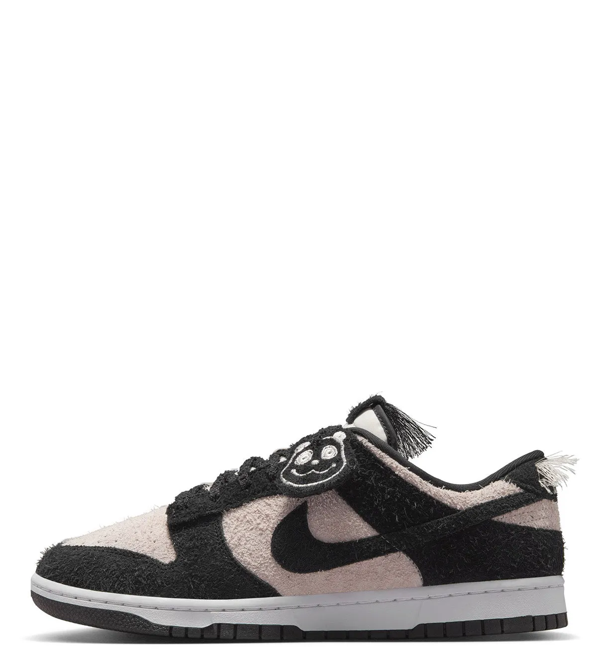 Nike Dunk Low Retro SE White Black snowboarding