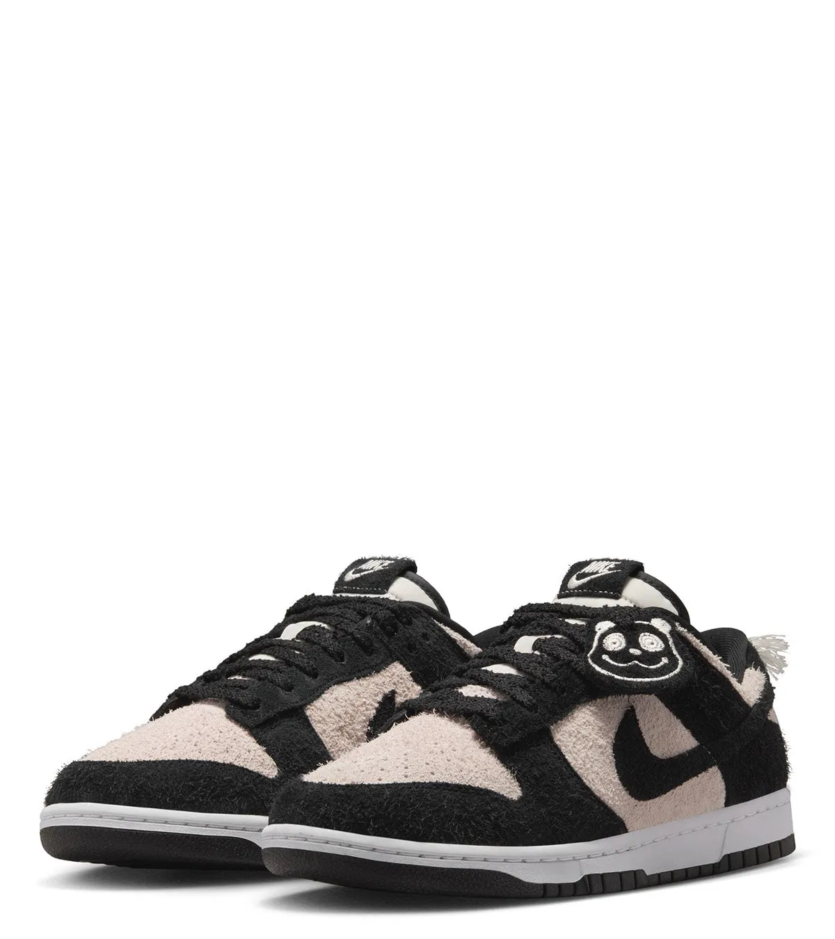 All-Day Wear Nike Dunk Low Retro SE White Black