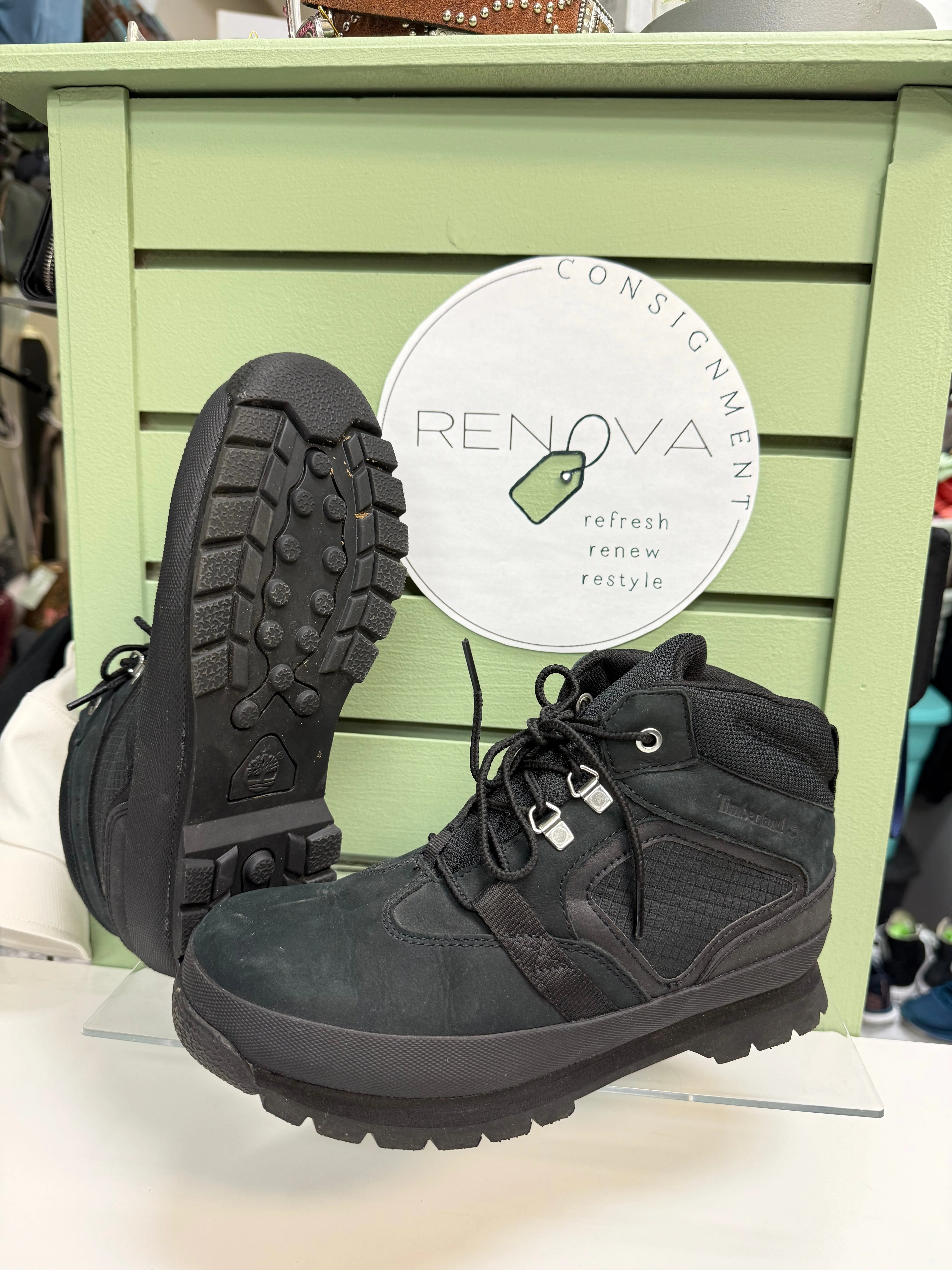 Wind Barrier Timberland Hiking Boots (Mens 6/Womens 8)