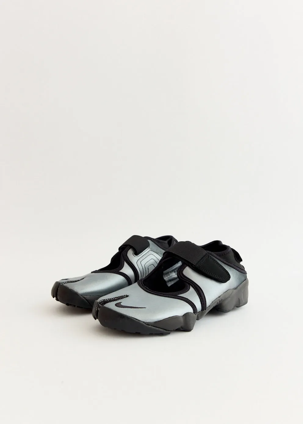 Heavy Use Women's Air Rift Breathe 'Metallic Silver Black' Sneakers