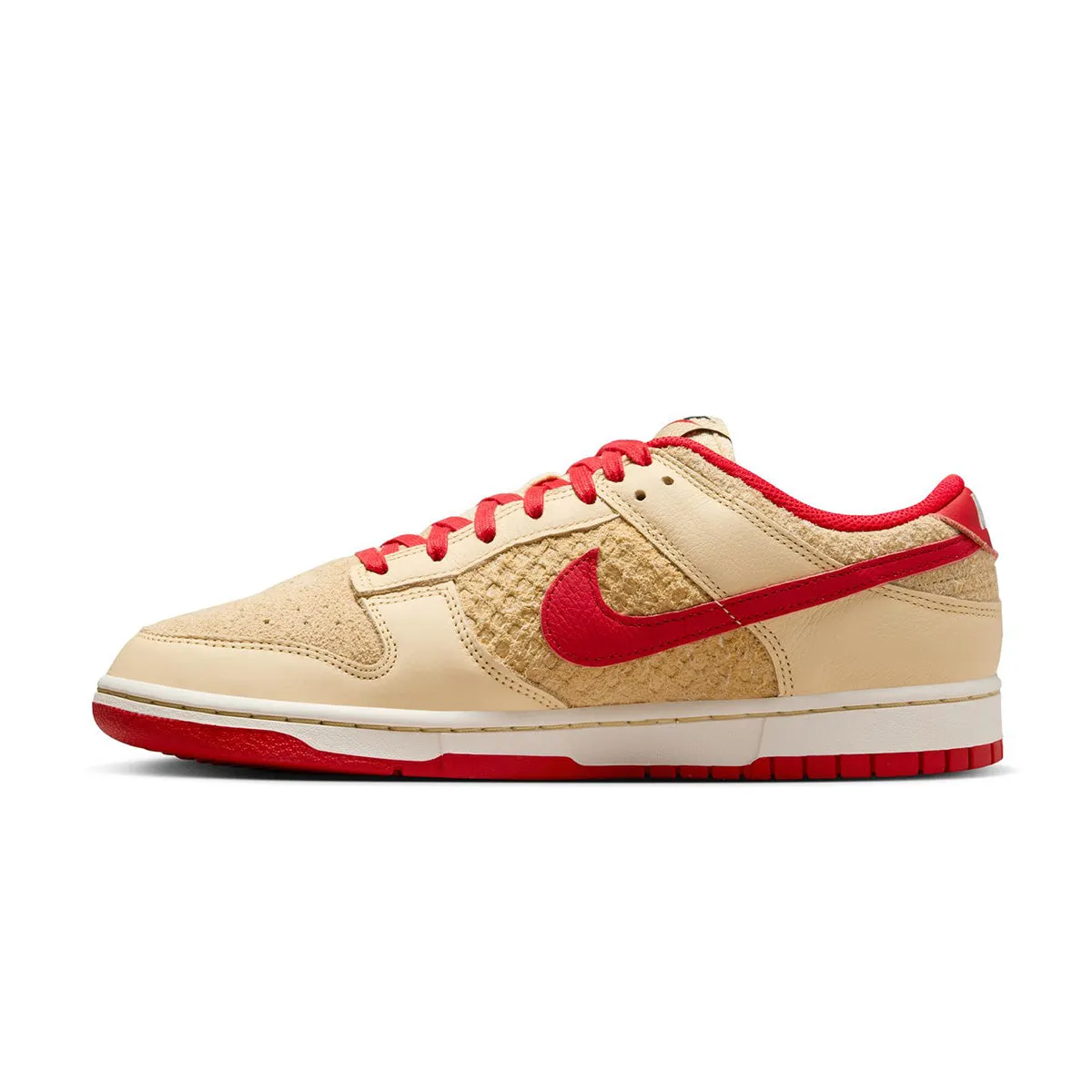Dunk Low Retro SE 'Strawberry Waffle' Structured performance Outdoor Steps