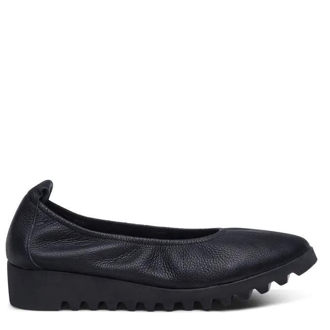 WOMEN'S BRIANNA Timeless Style