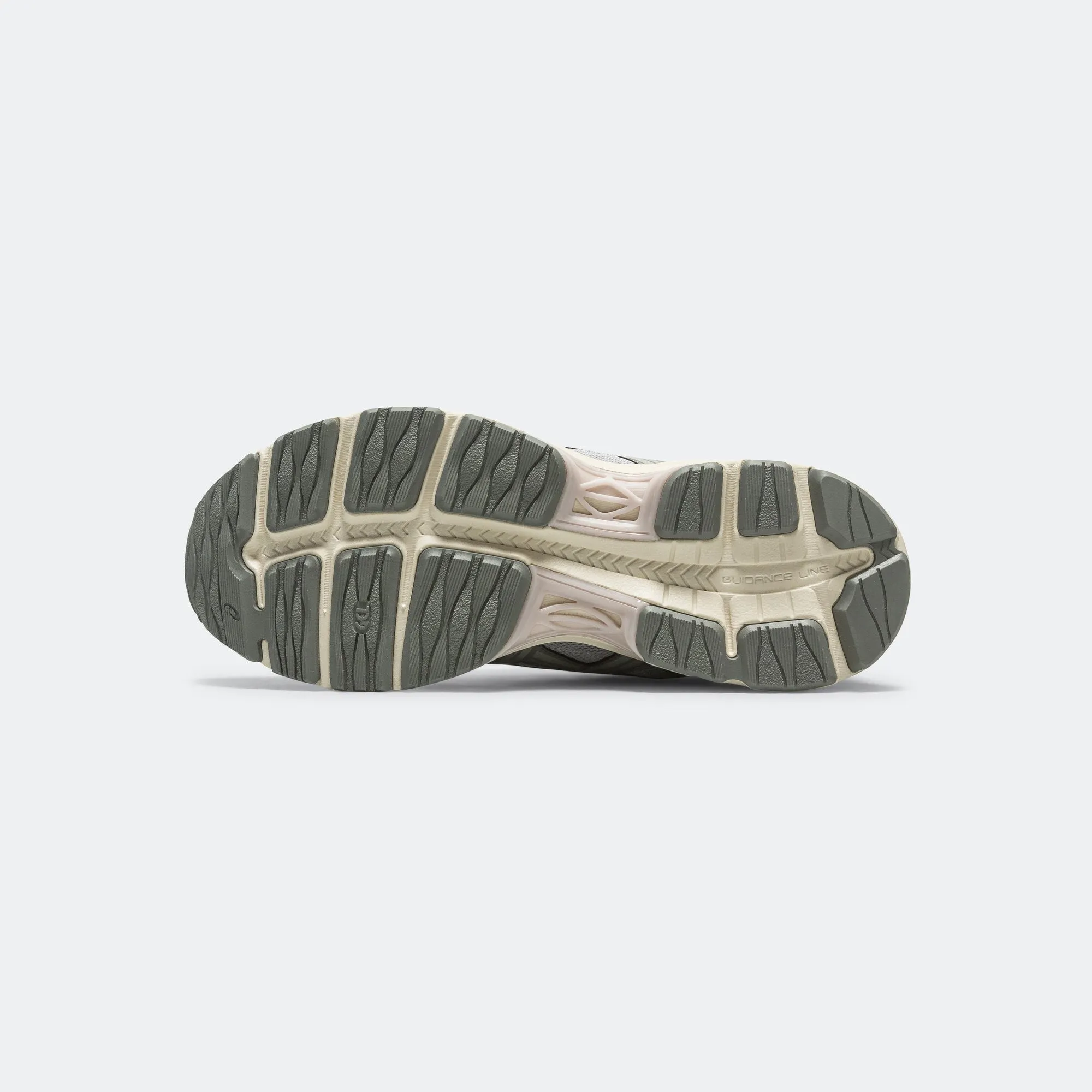 GEL-K1011 - Cloud Grey/Cream Casual Look