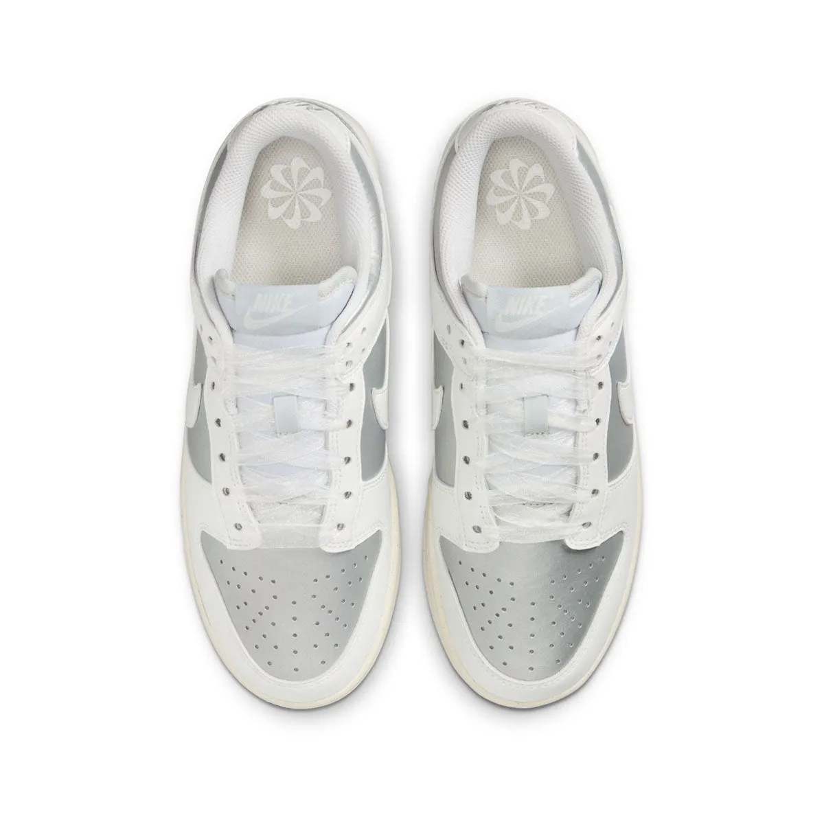 Stay Active Countryside Walk Wmns Dunk Low Next Nature 'Metallic Platinum'