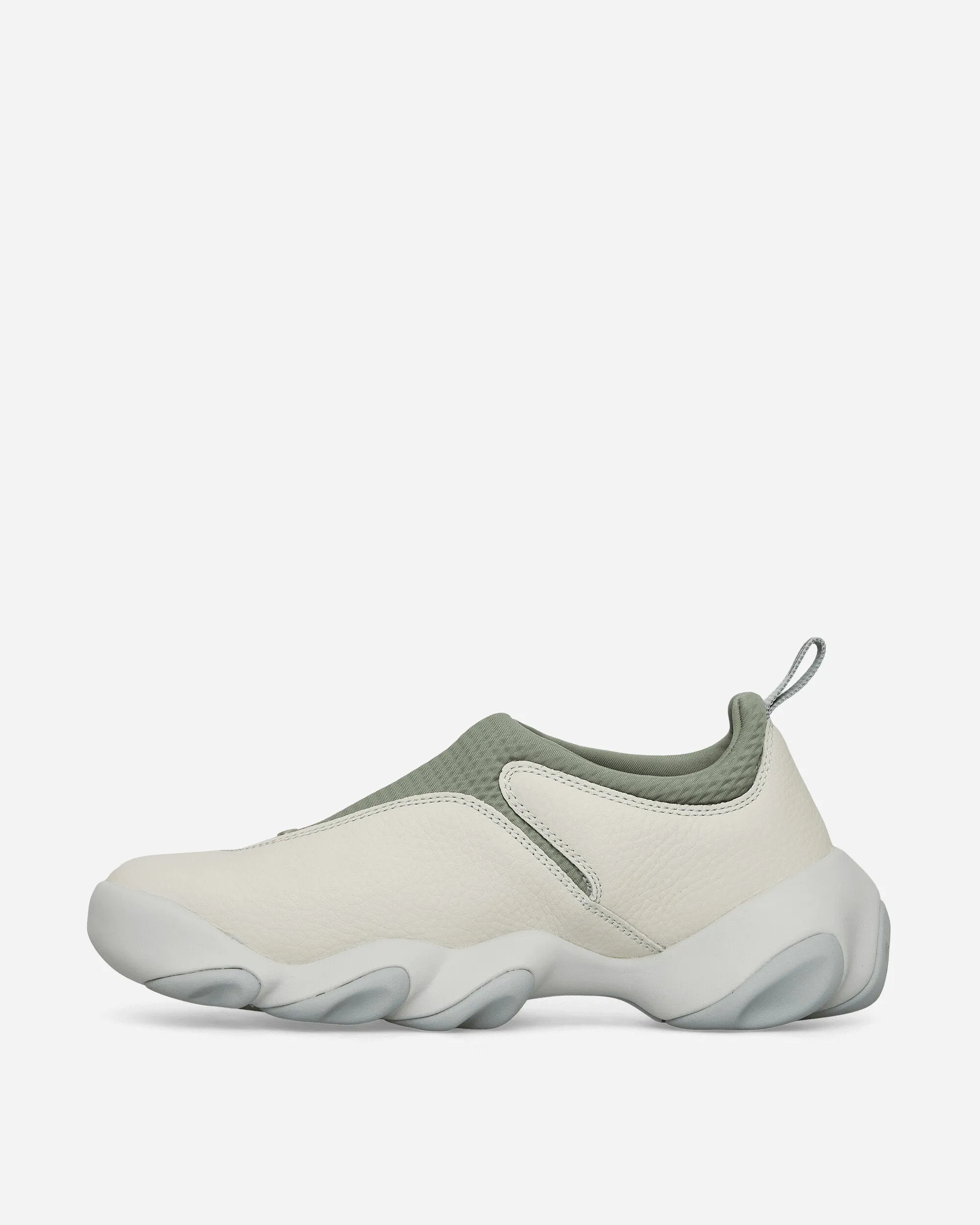 Suede Flesh Sneakers Lily Pad / White Easy Flow Street Ready