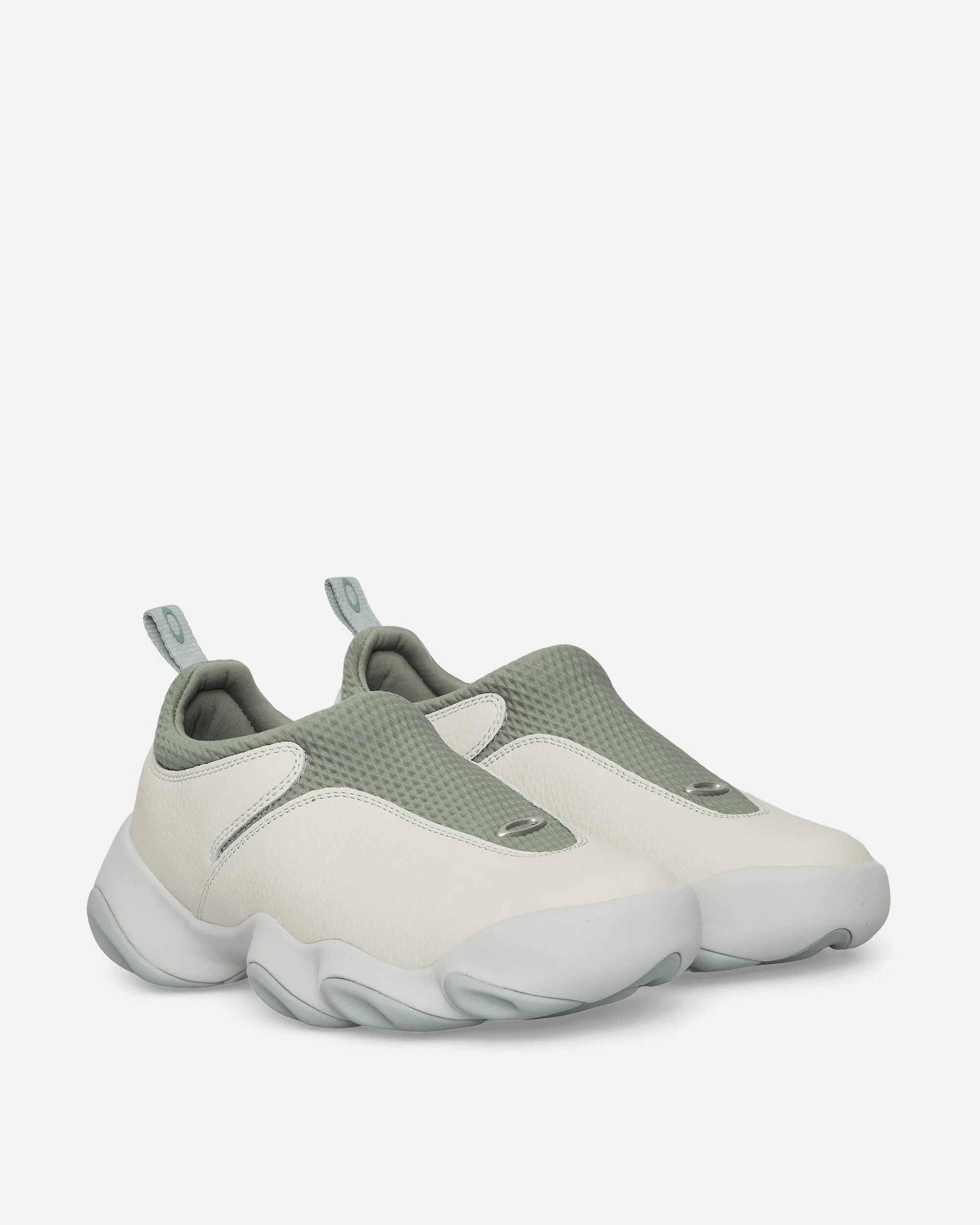 Platform Sole Lightweight Construction Suede Flesh Sneakers Lily Pad / White