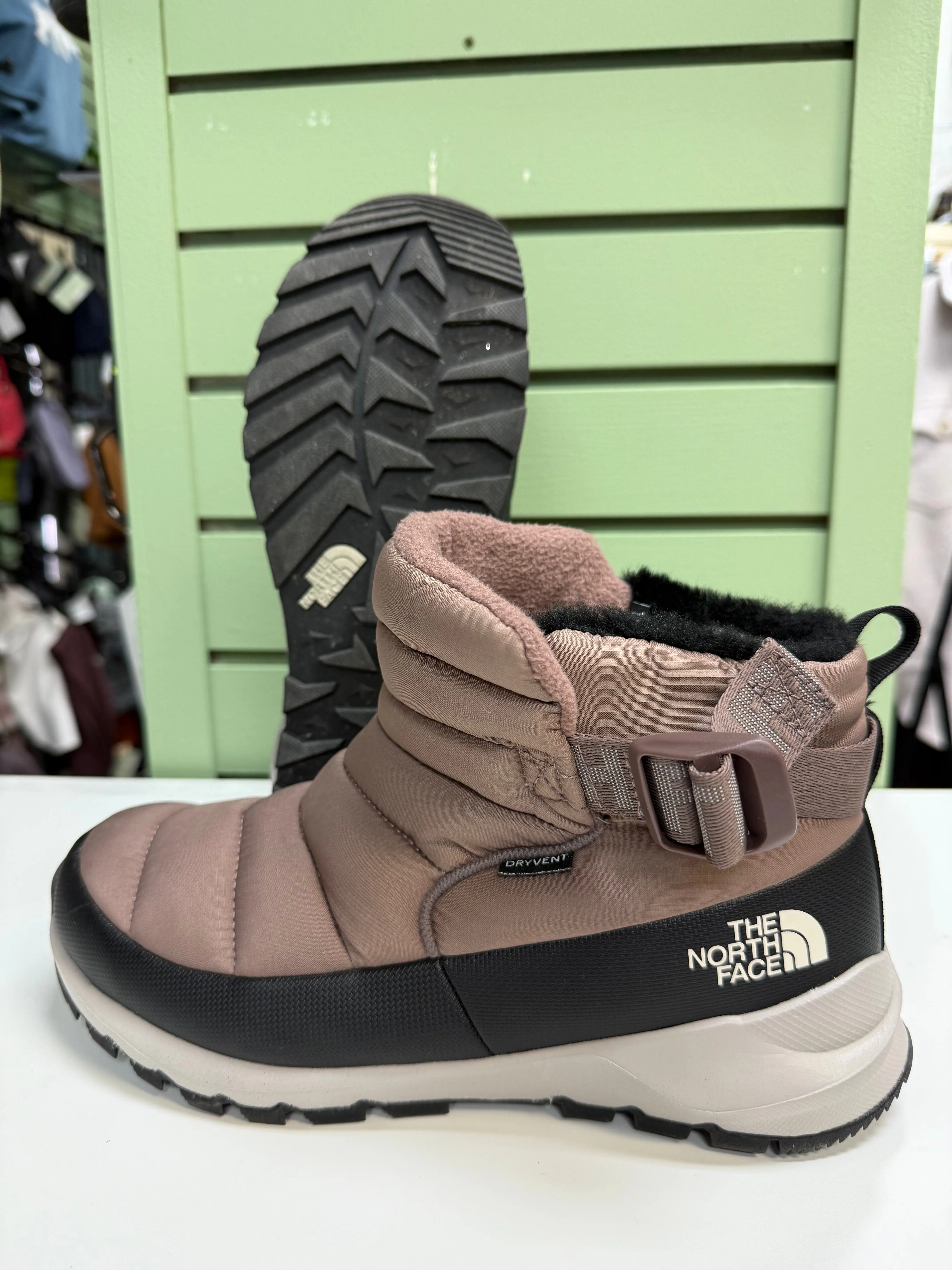 The North Face Boots (Womens 9) quick-drying