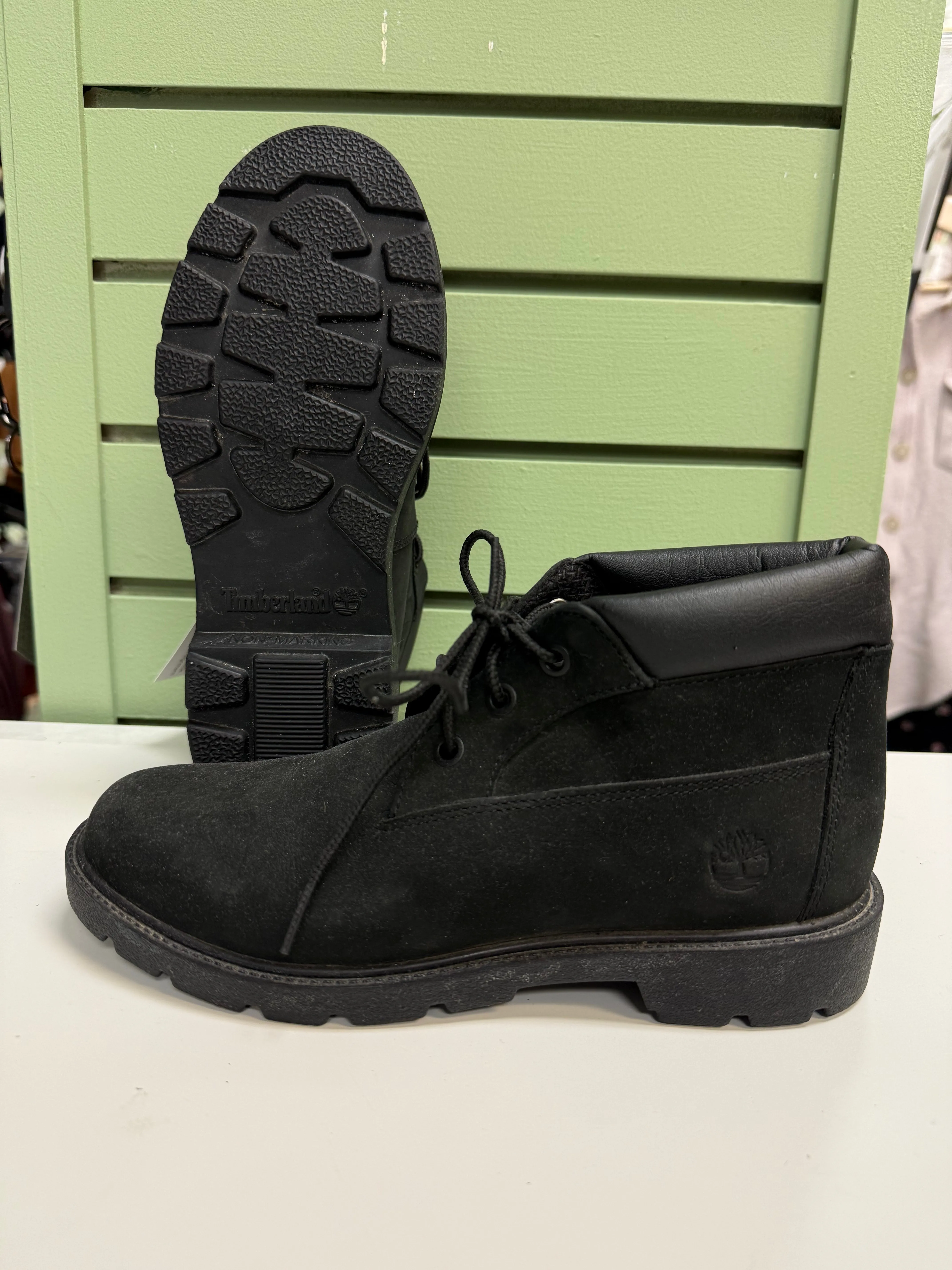 Cushioned Fit Timberland Boots (Womens 6.5/Youth 5)