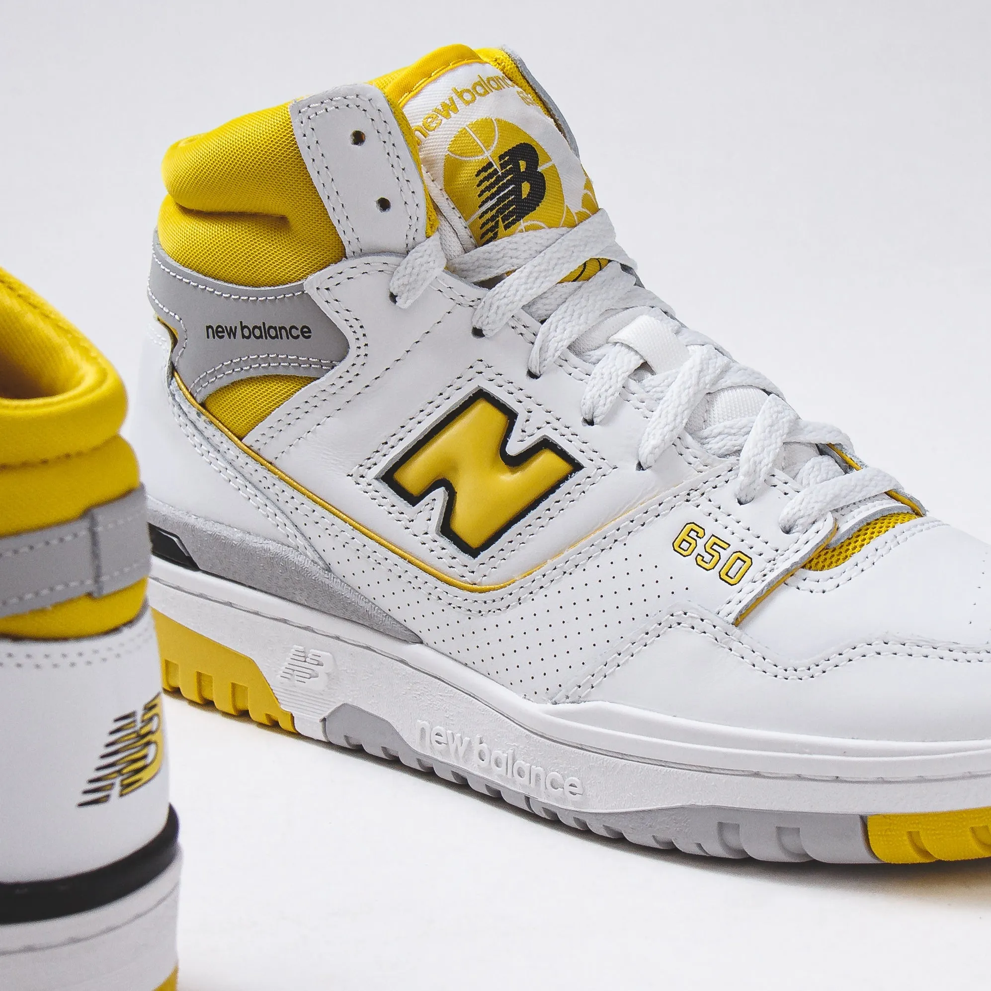 Comfort-focused design New Balance Men 650R White BB650RCG