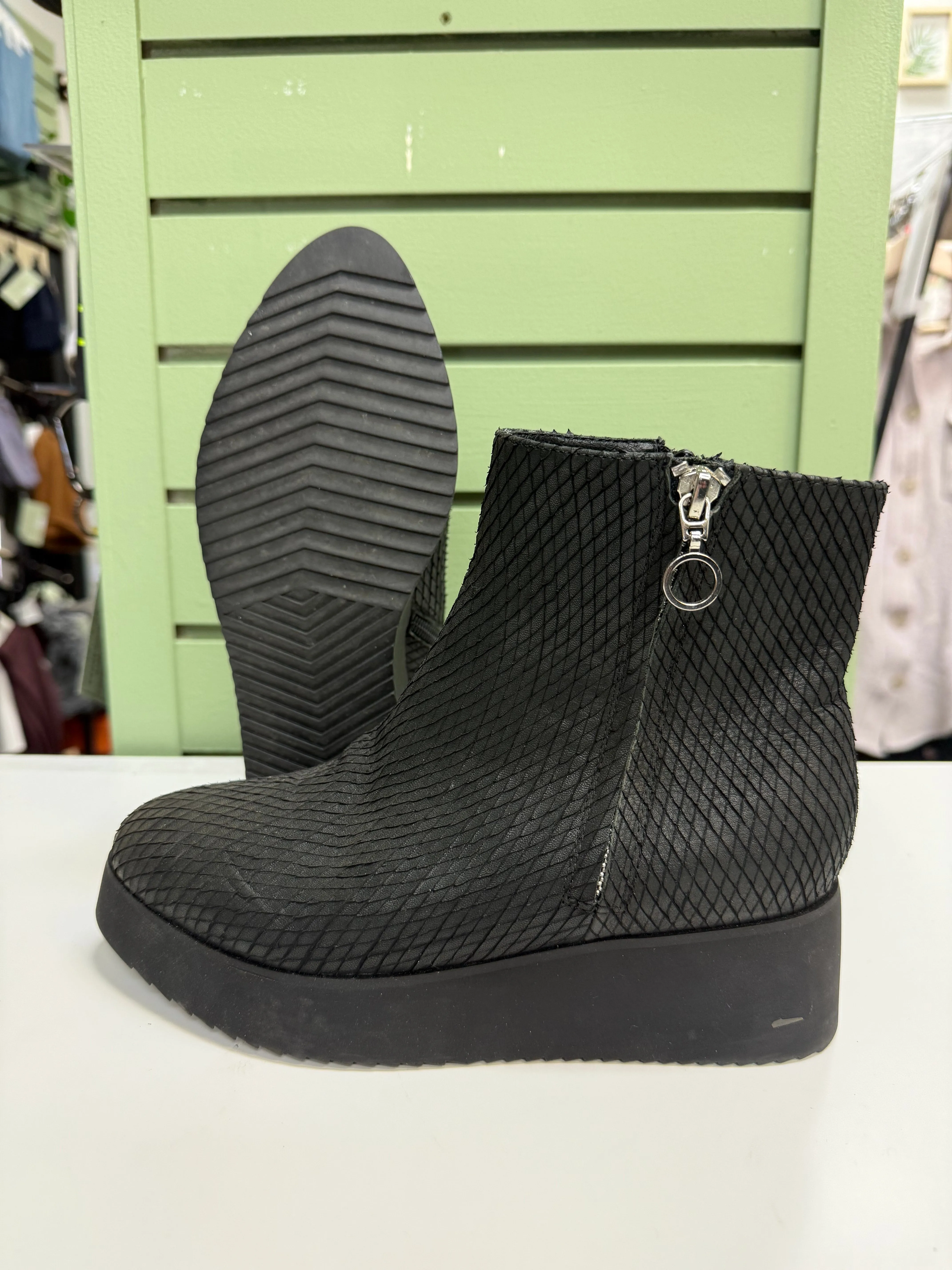 Ankle Coverage Blue Sky Shoe The Bear Cleo Platform Boots (Womens 6/37)