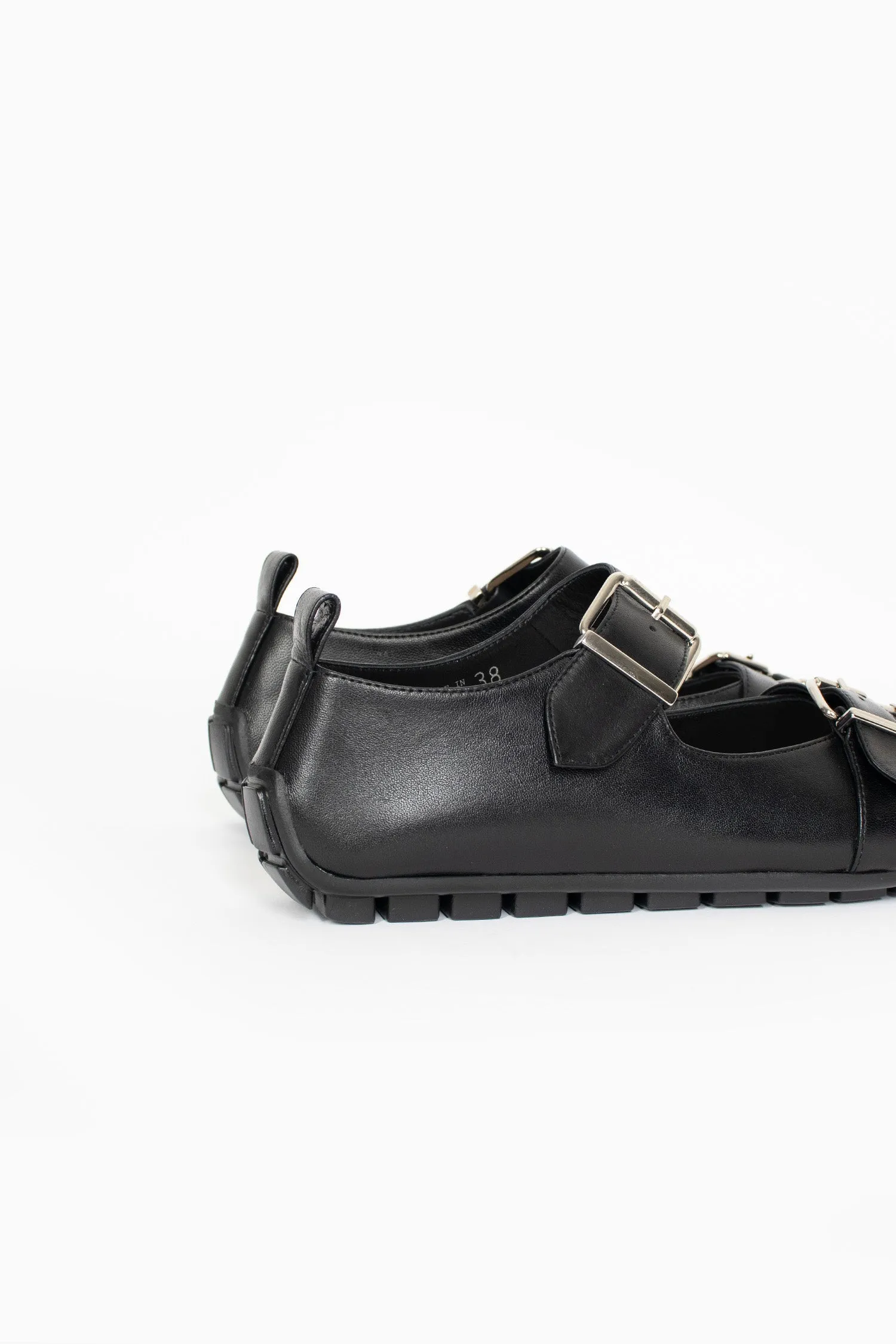 Minimalist Edge Recycled Components Buckle Ballerina Pump Black