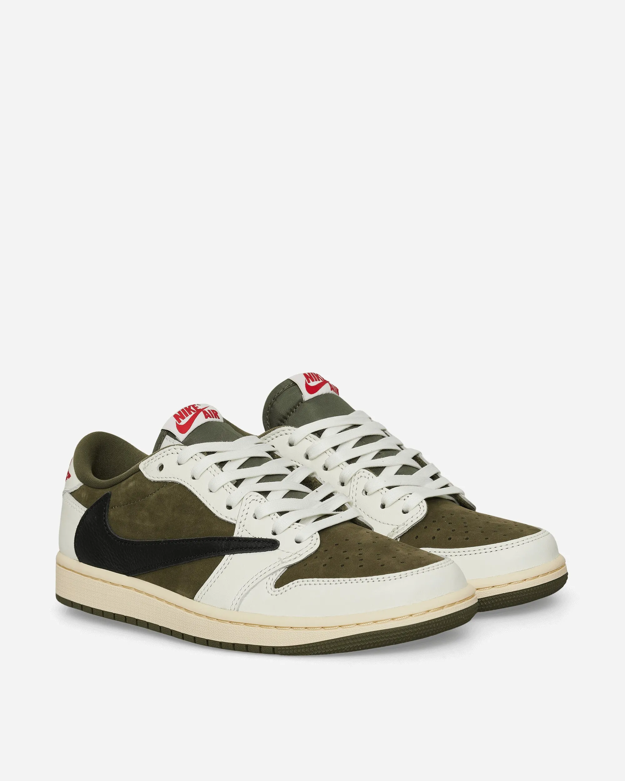 Off Duty Jogger Style Travis Scott Air Jordan 1 Low Sneakers Medium Olive