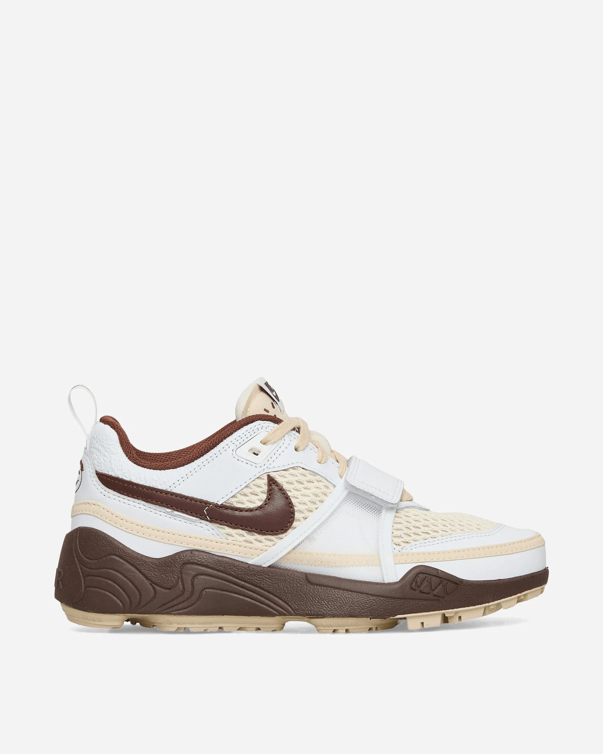 Travis Scott Zoom Field Jaxx Sneakers White / Light Chocolate Score Hike