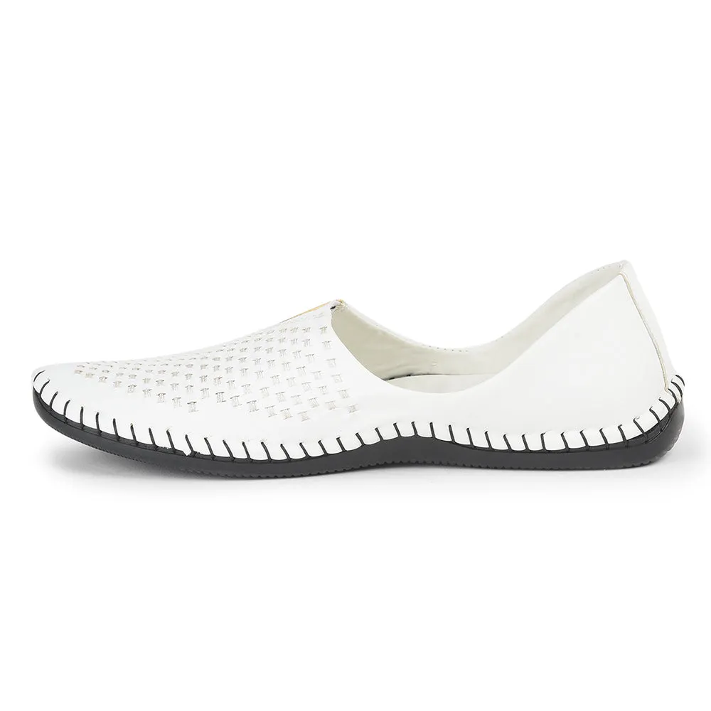 Fortune White Casual Mojari Loafers Shoes For Men AVN-40 By Liberty Durable Sole
