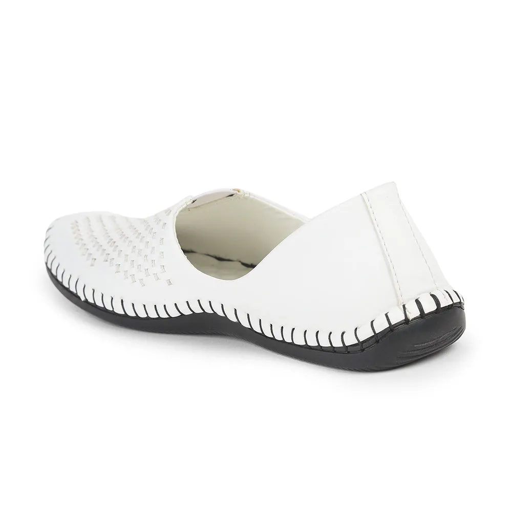 Soft Insole Fortune White Casual Mojari Loafers Shoes For Men AVN-40 By Liberty