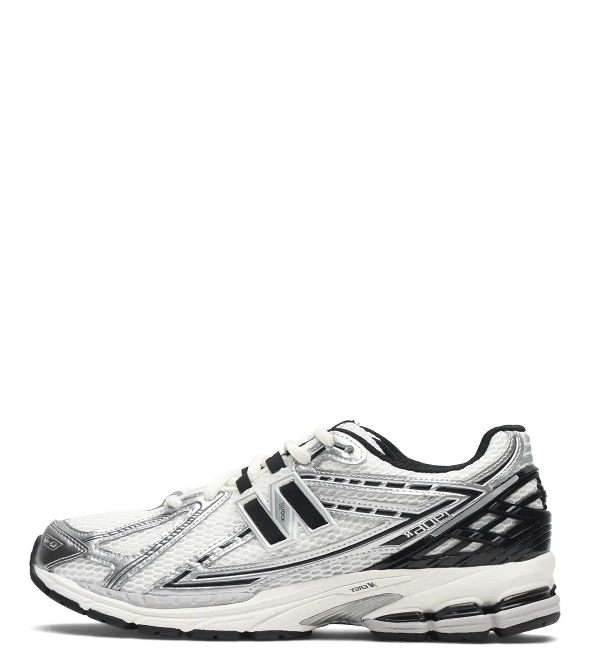 Exclusive breathability side - vents New Balance 1906R Silver Black