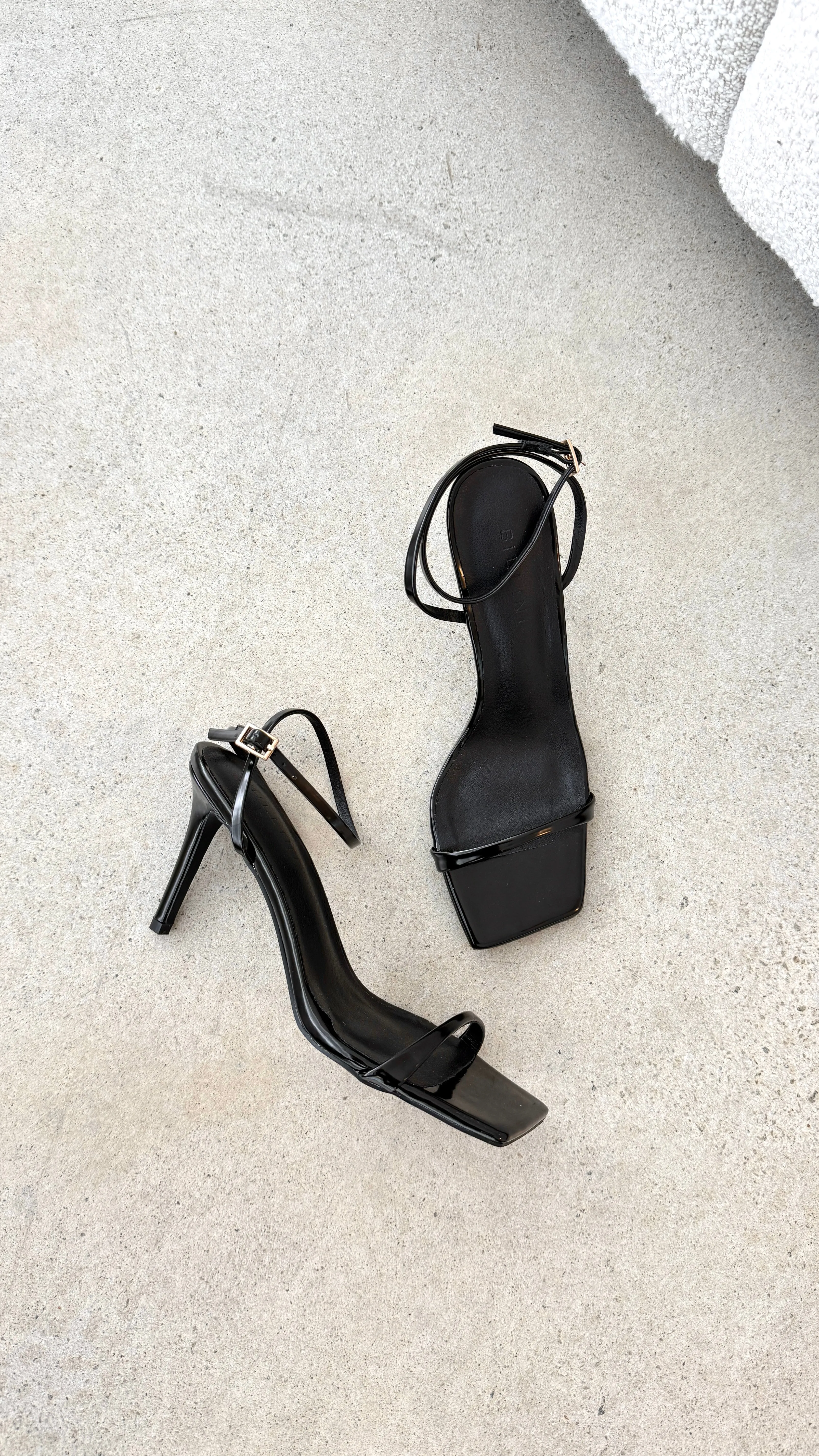 Umaira Heel - Black Shine Standout Design Effortless Wear