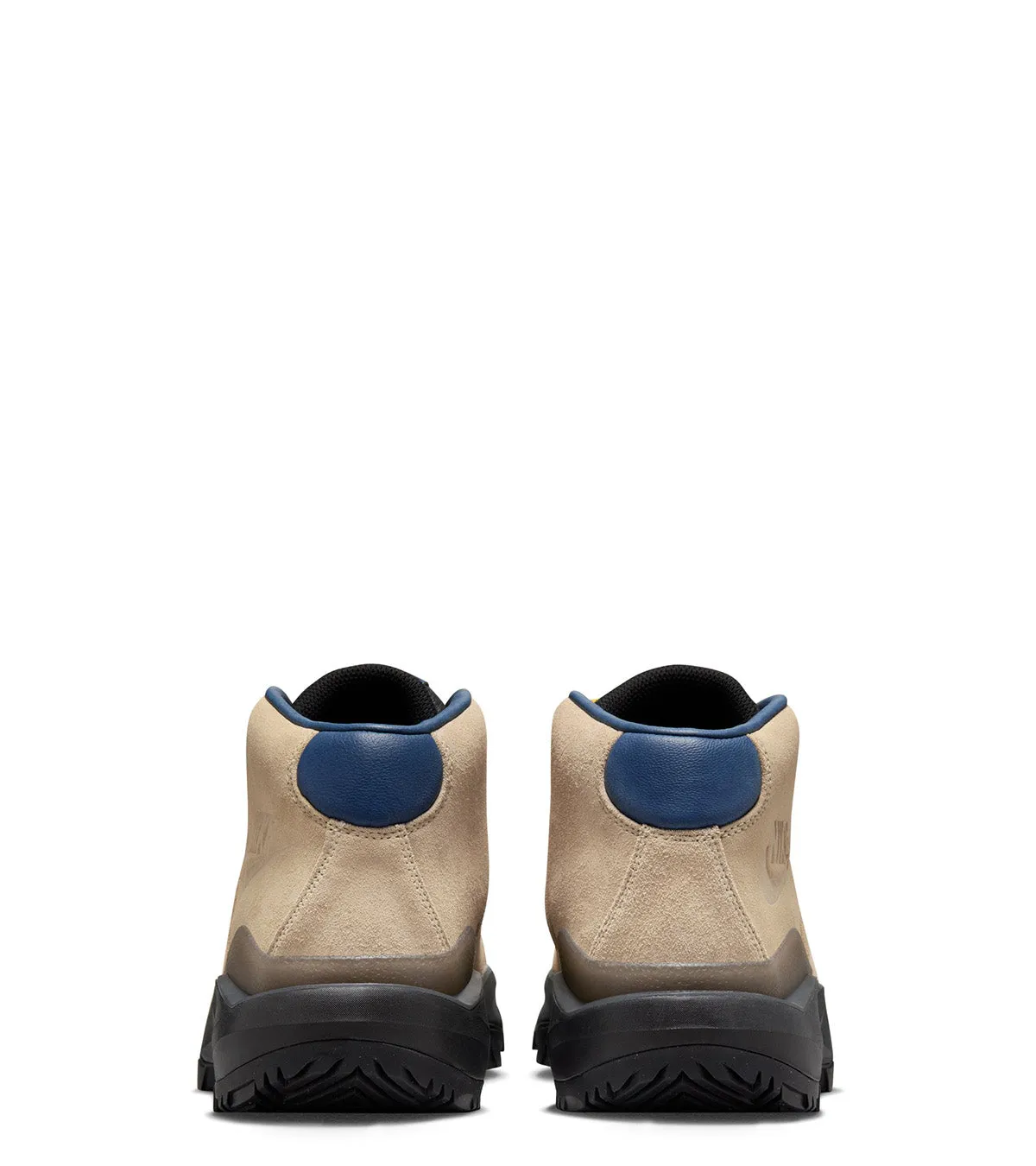 Nike Cygnal Desert Gold thin - soled suburb