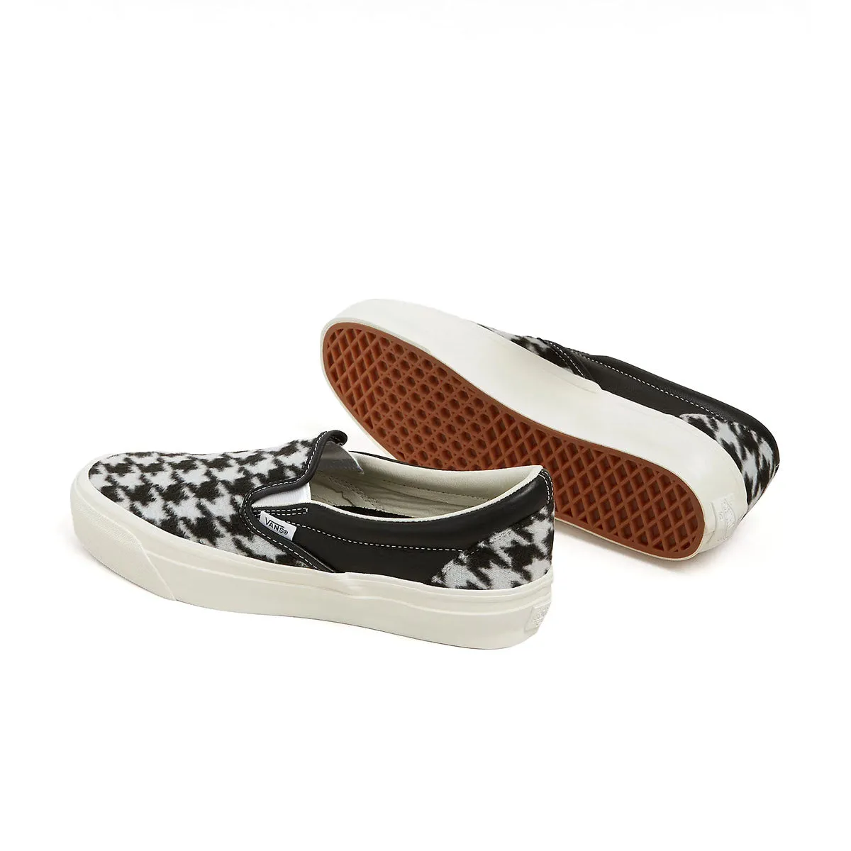 Premium Slip-on 98 'Black' Ultimate Flex Perforated Tongue Design