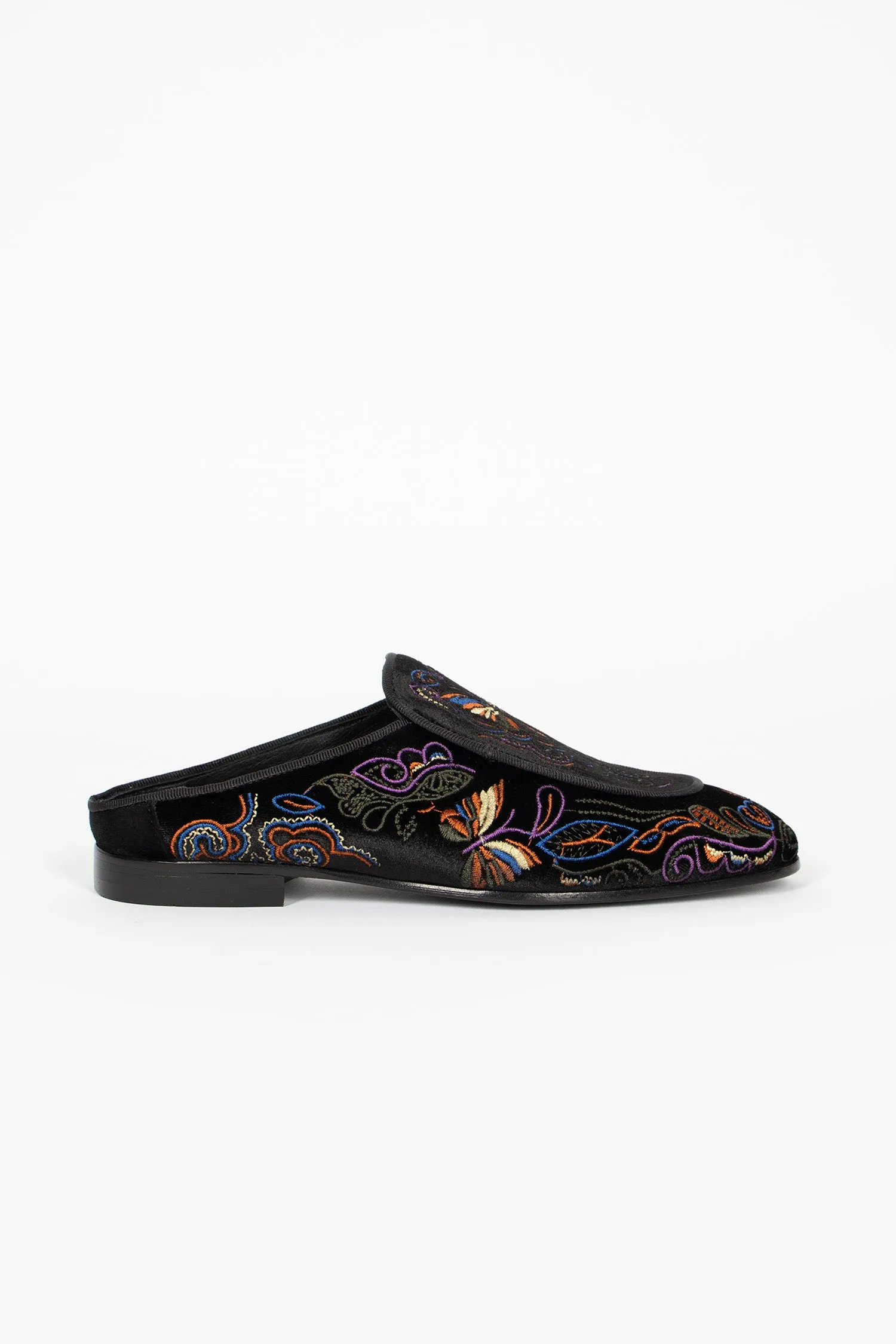 Velvet Mule Black/Papillon Embroidery Stand All Day Weekend Style