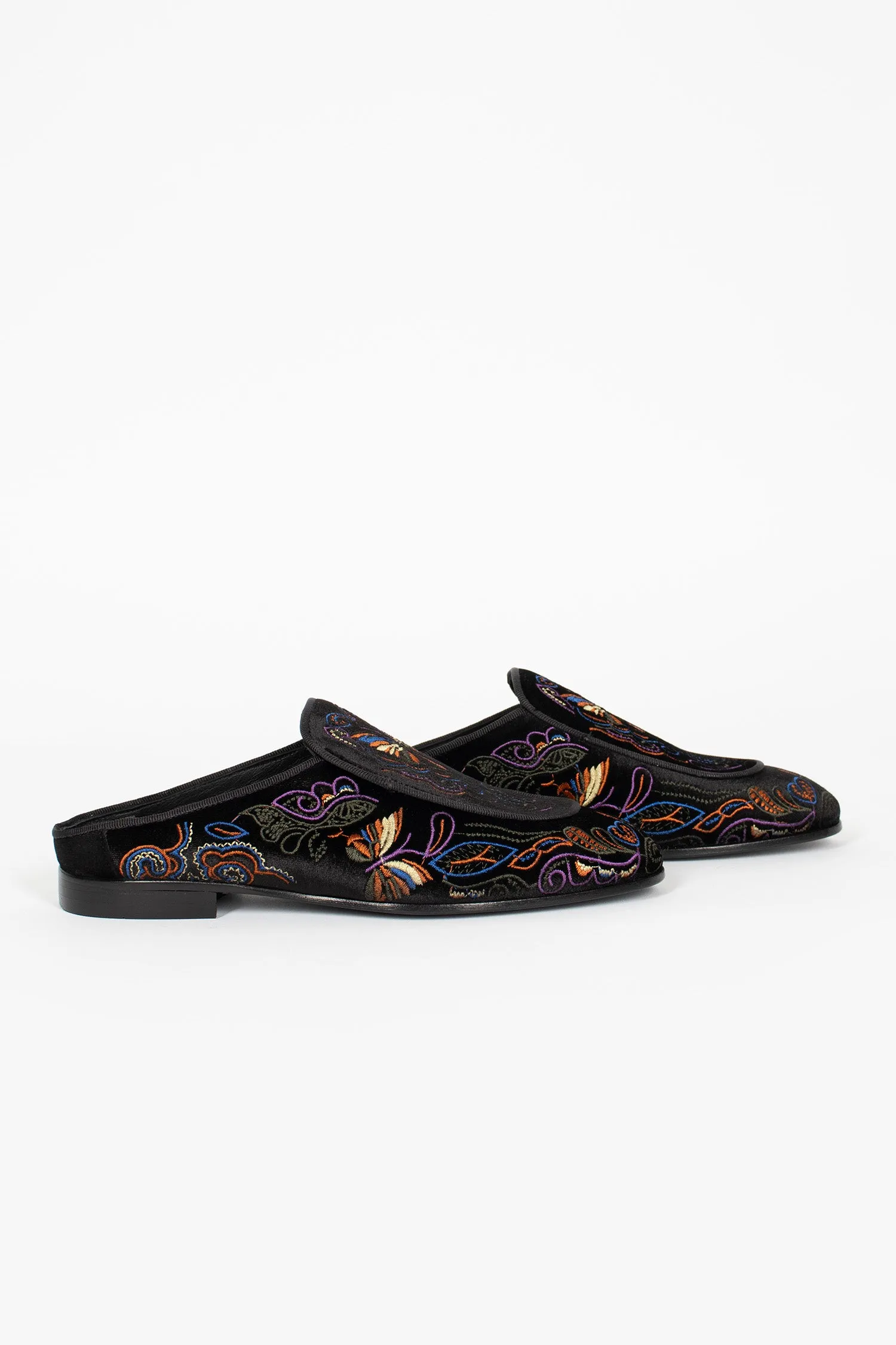 Stroll Ready Relaxed Step Velvet Mule Black/Papillon Embroidery