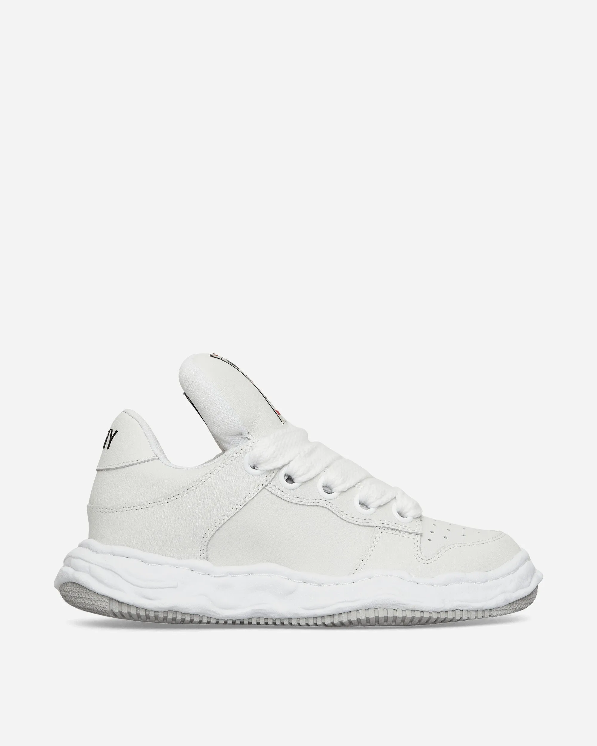 Universal Fit Urban Movement Wayne Puffer OG Sole Leather Low Sneakers White