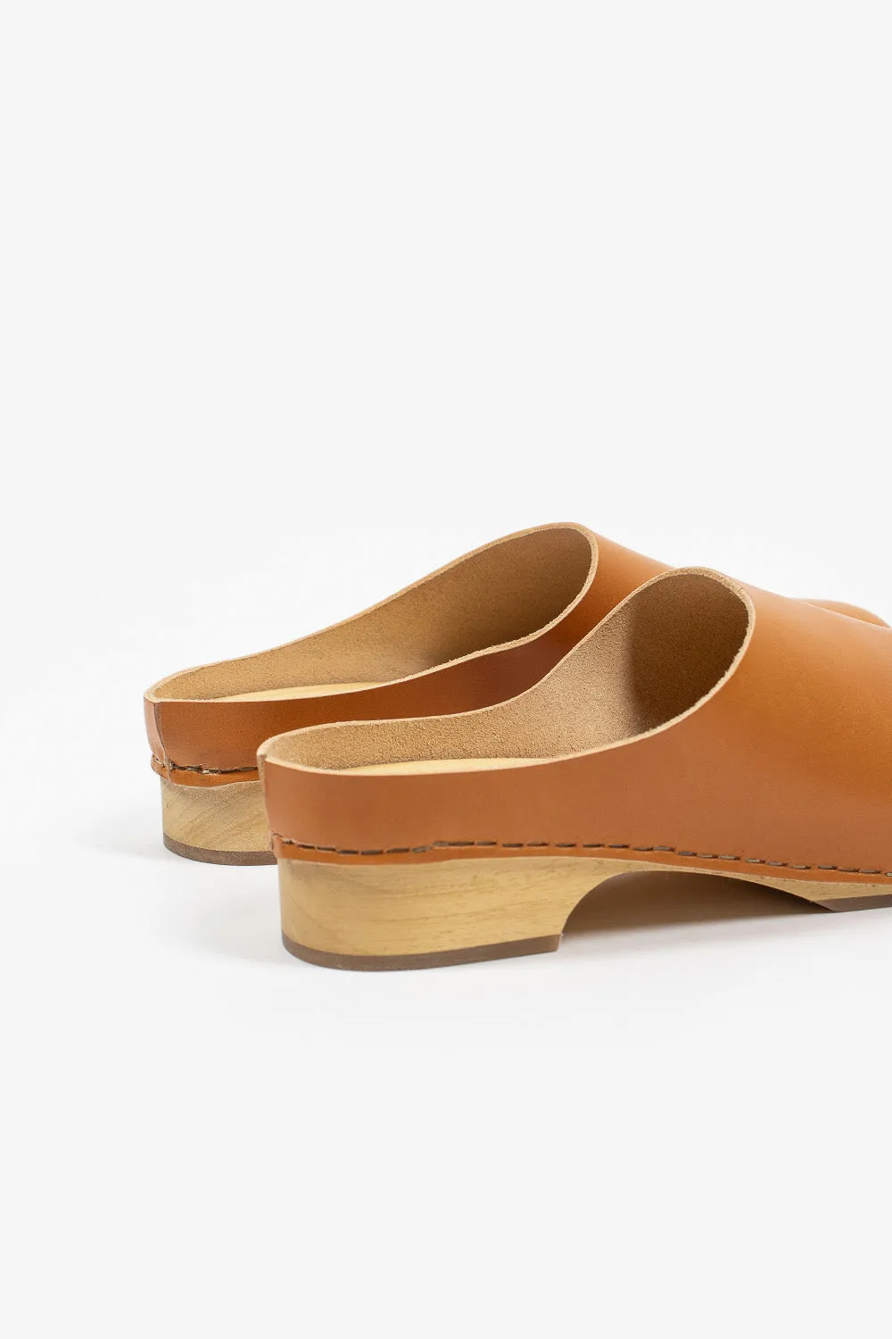 Low Leather Clog Natural Functional Design
