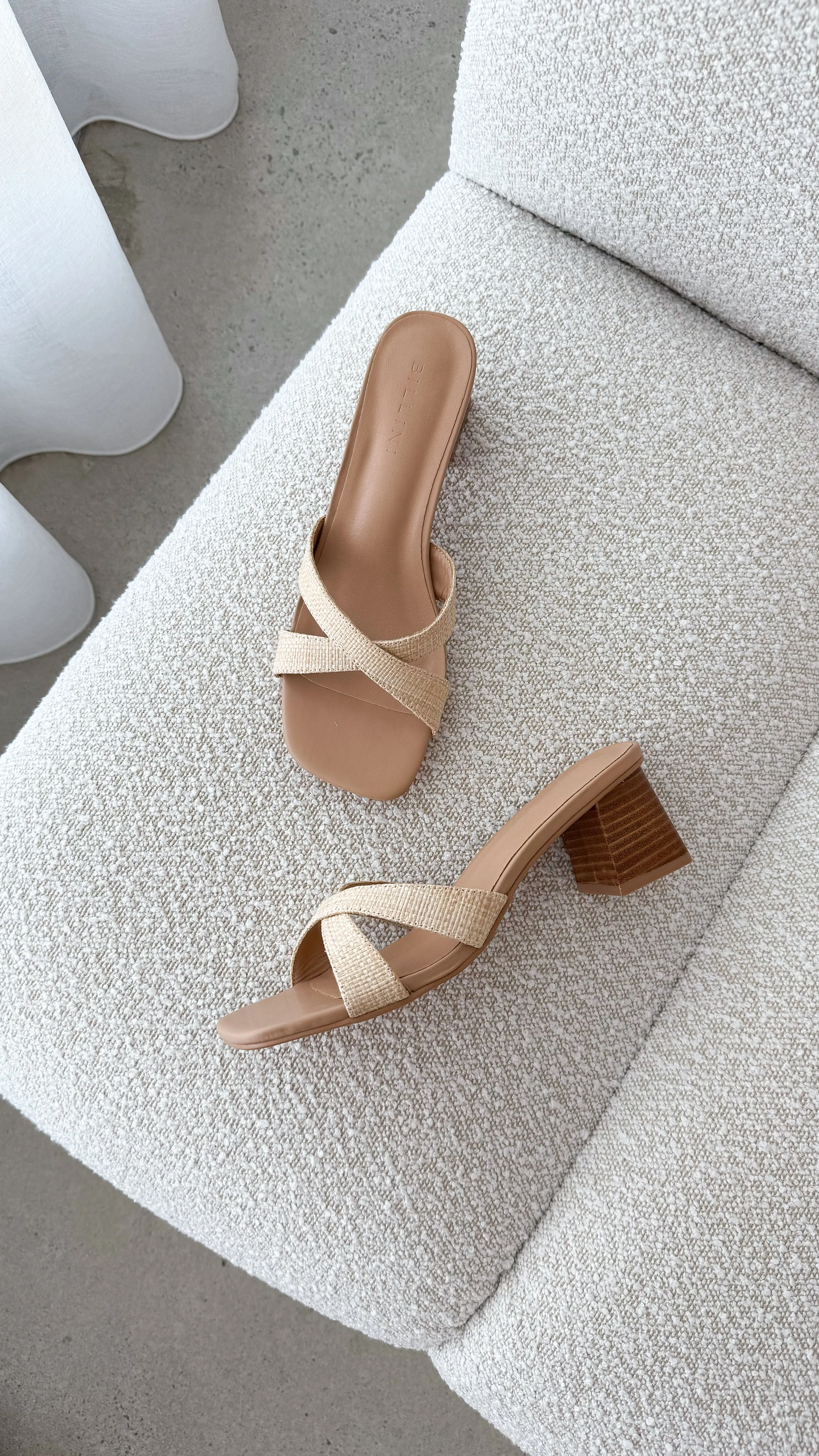 Wila Heel - Natural Raffia Smart Pumps Pointed Boots