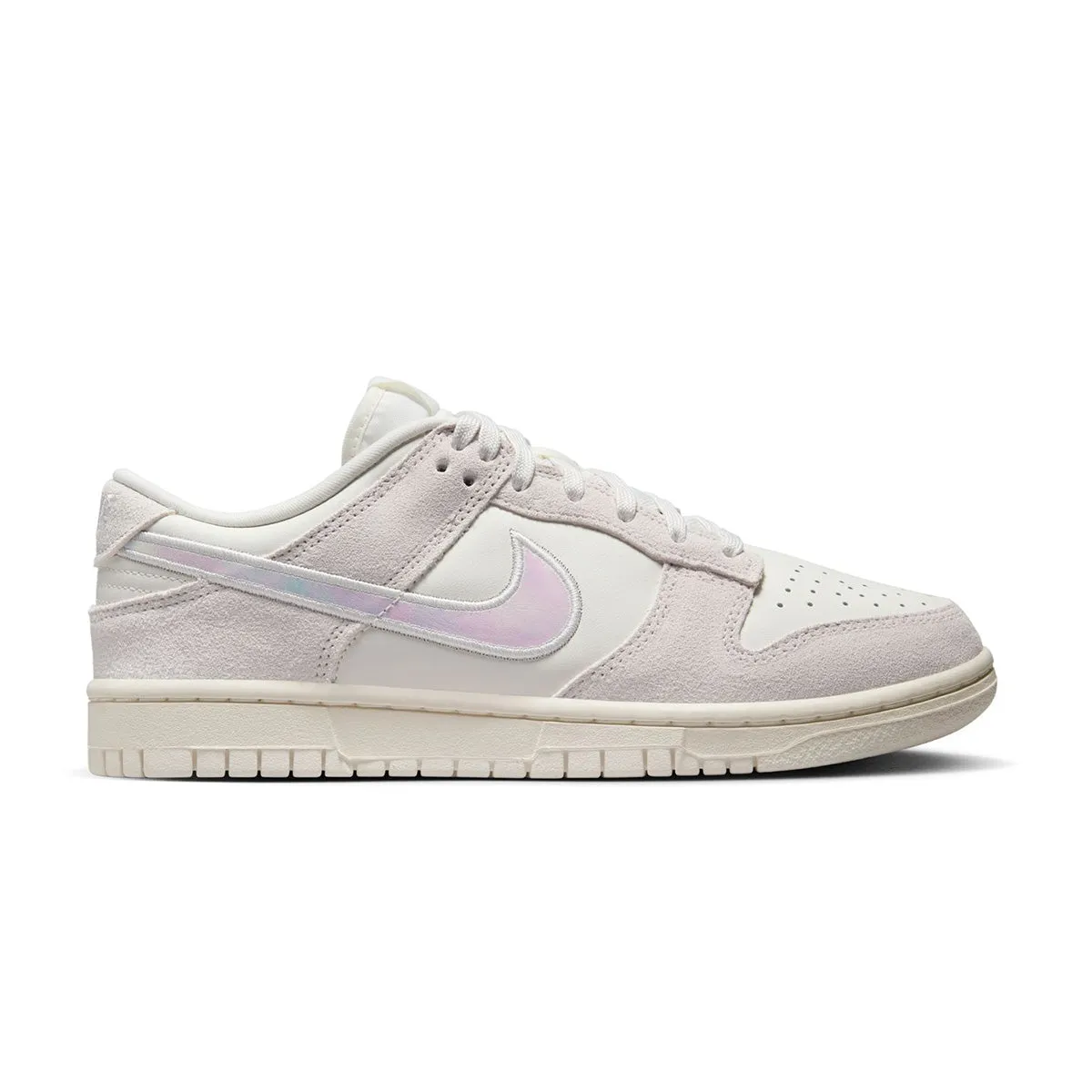 Comfortable toe box Throw Step Wmns Dunk Low 'Iridescent'