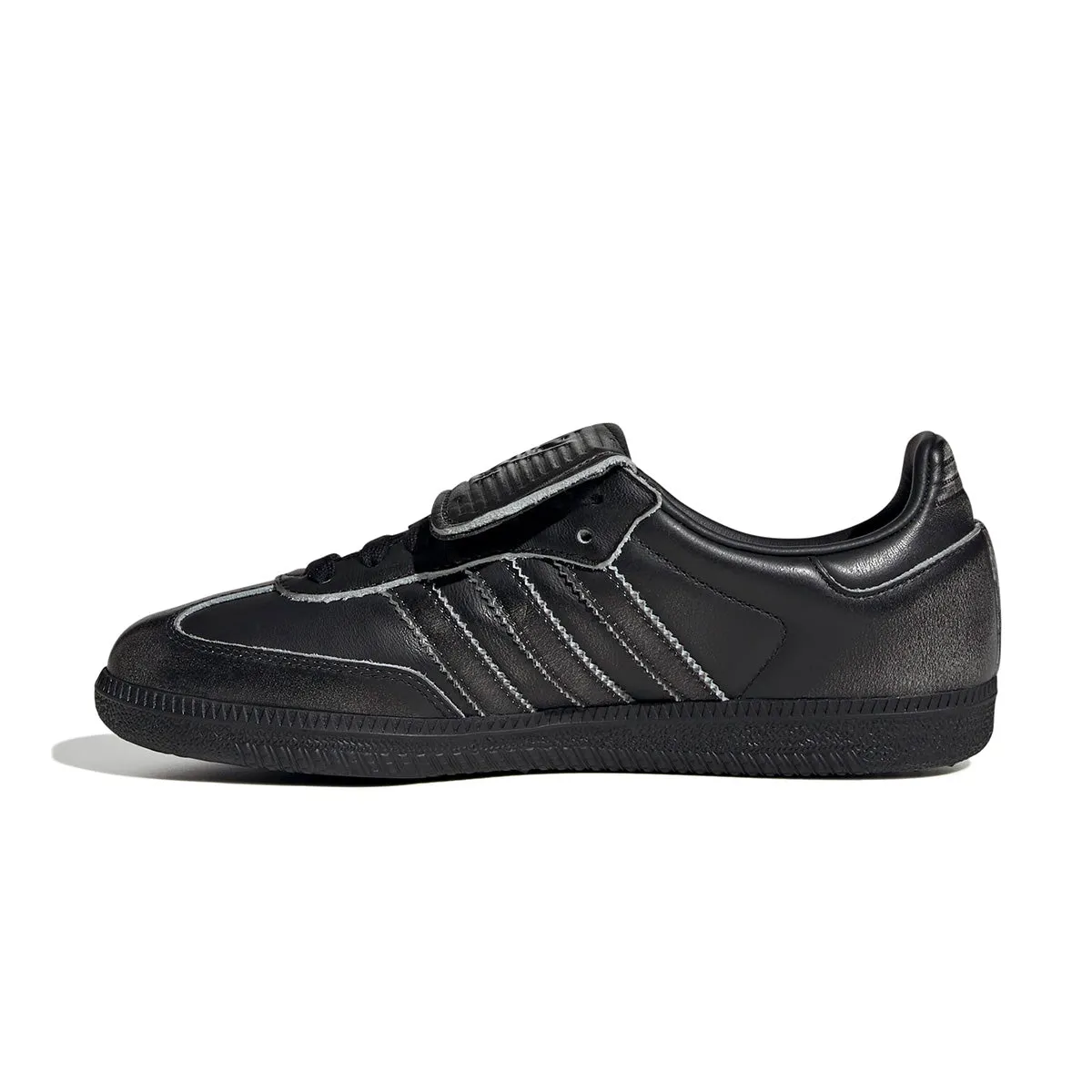 Wmns Samba LT 'Colour Fade Core Black' On Duty lake walk