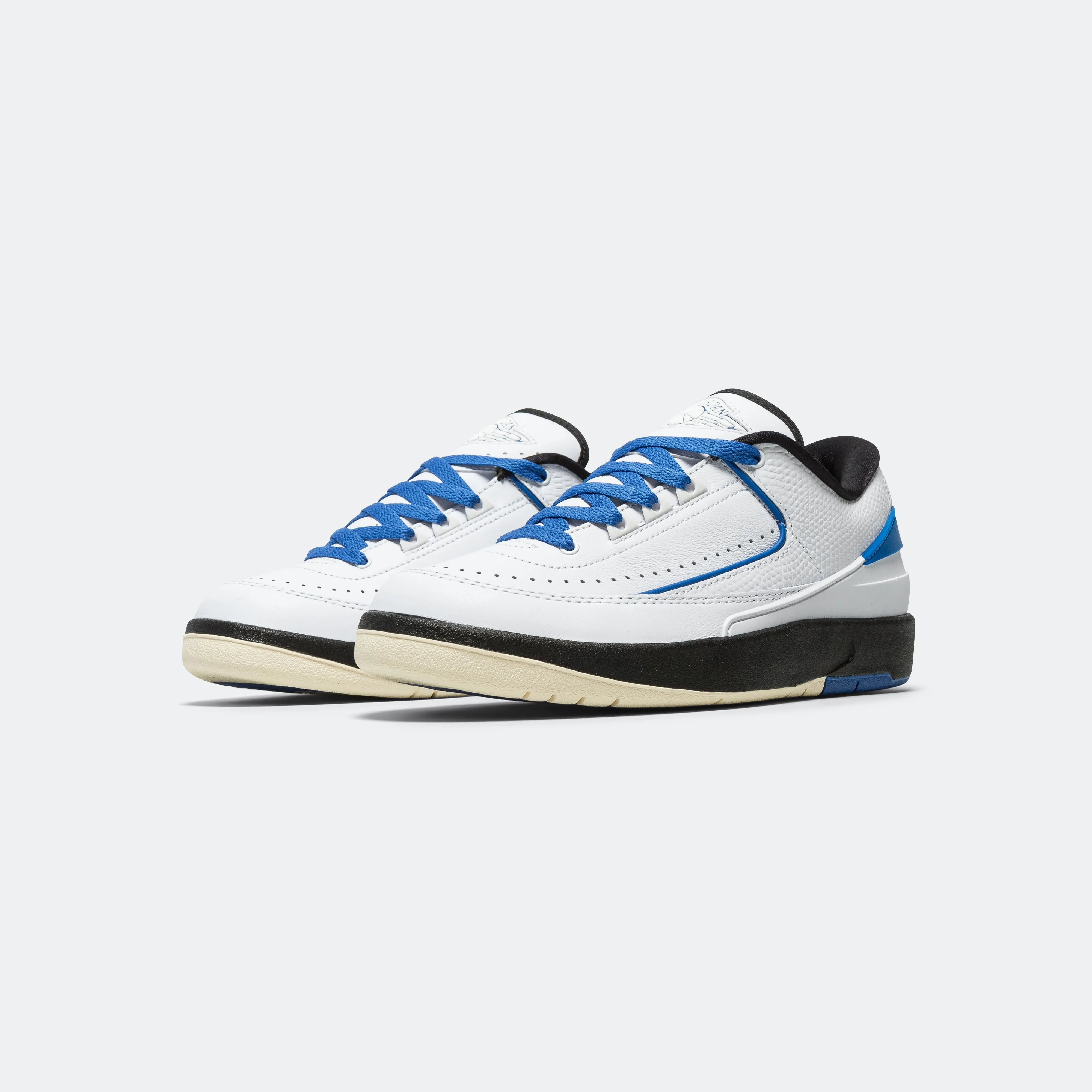 Womens Air Jordan 2 Retro Low - White/Varsity Royal-Black-Muslin Supportive Gear Sneaker Upgrade
