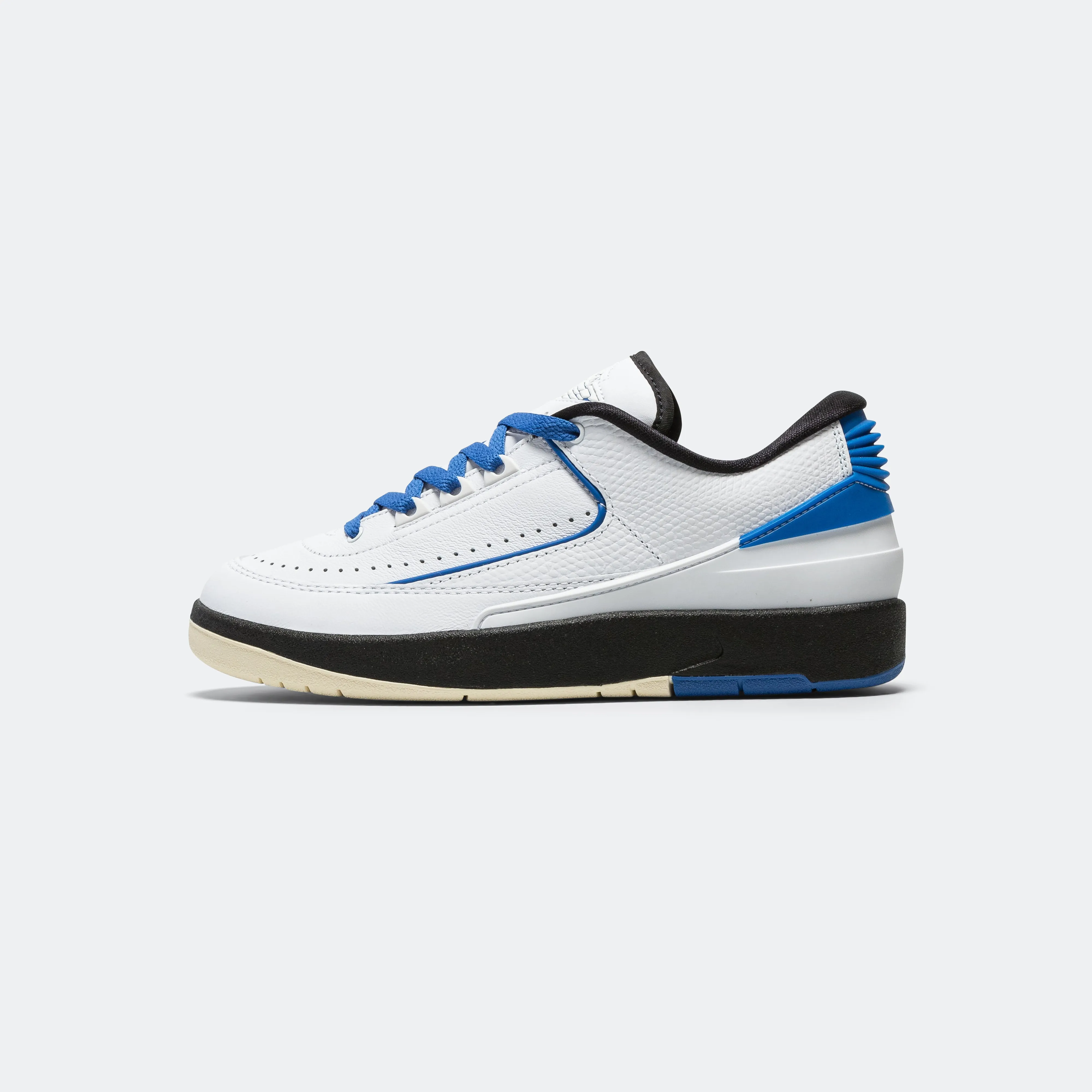 Neutral palette Womens Air Jordan 2 Retro Low - White/Varsity Royal-Black-Muslin