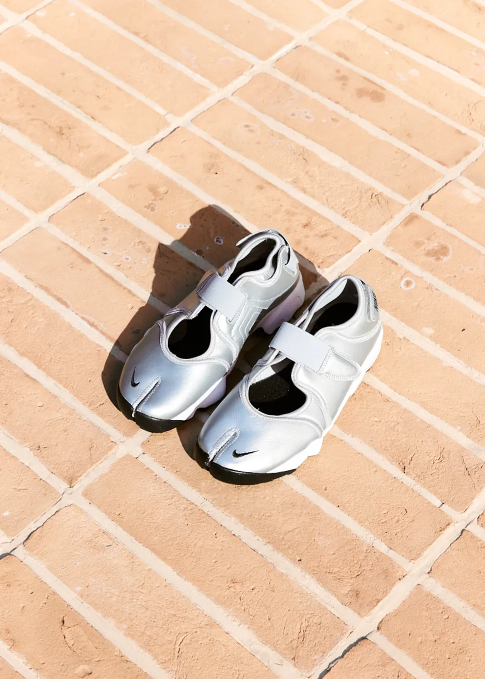 Women's Air Rift 'Metallic Silver' Sneakers PaddedCollar Simple Edge