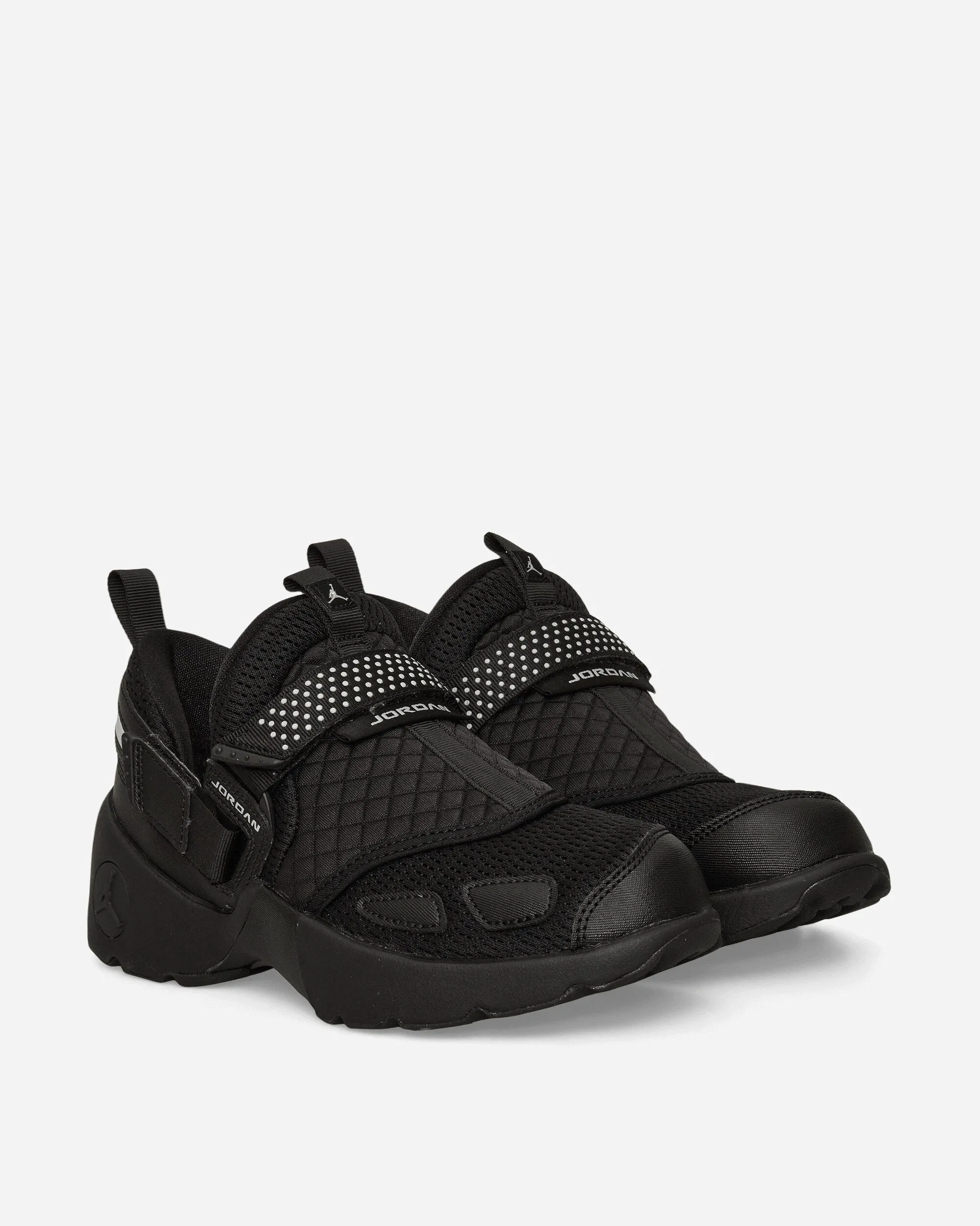 Women's Jordan Trunner LX Sneakers Black Slim Shape