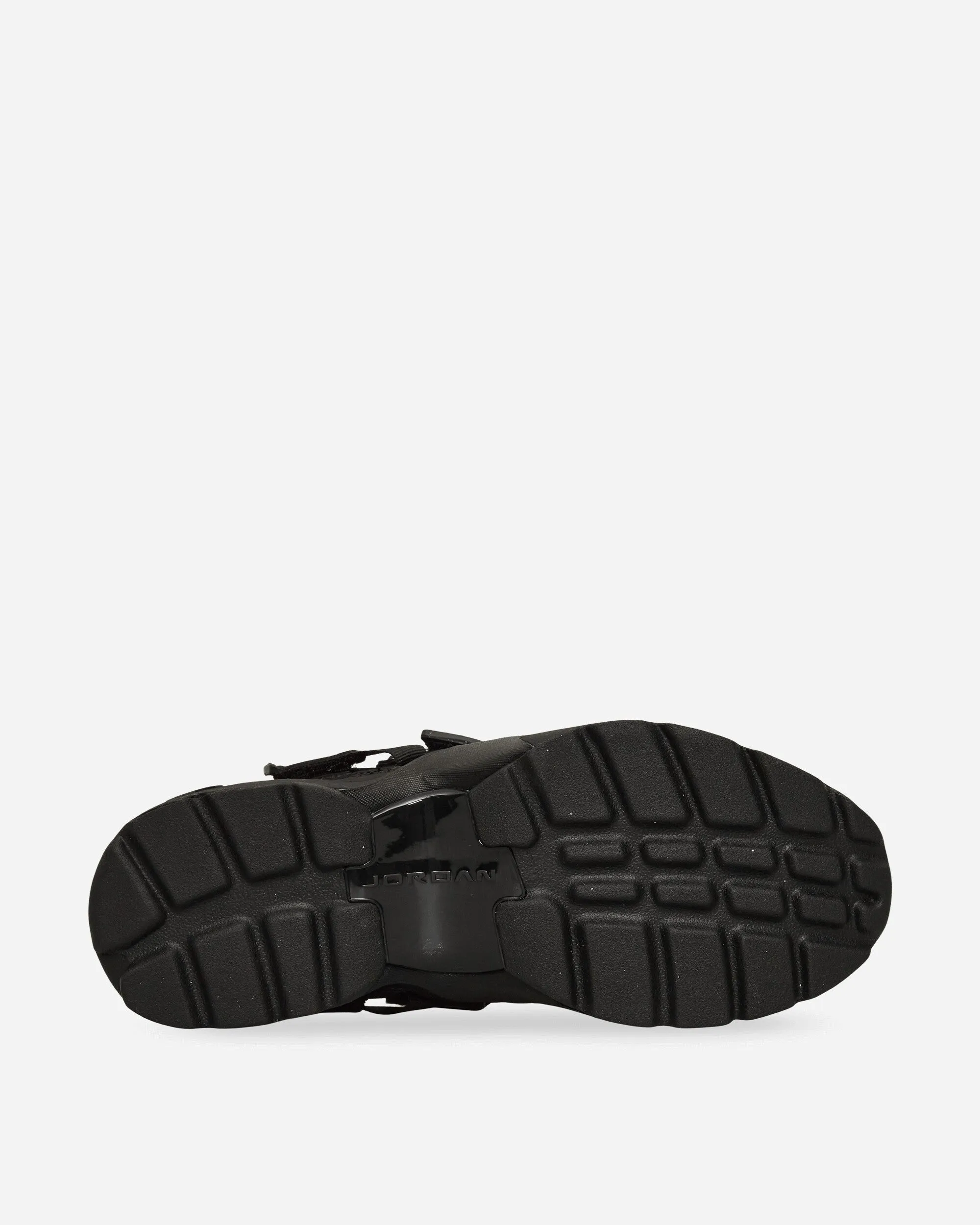 Effortless Walk Women's Jordan Trunner LX Sneakers Black