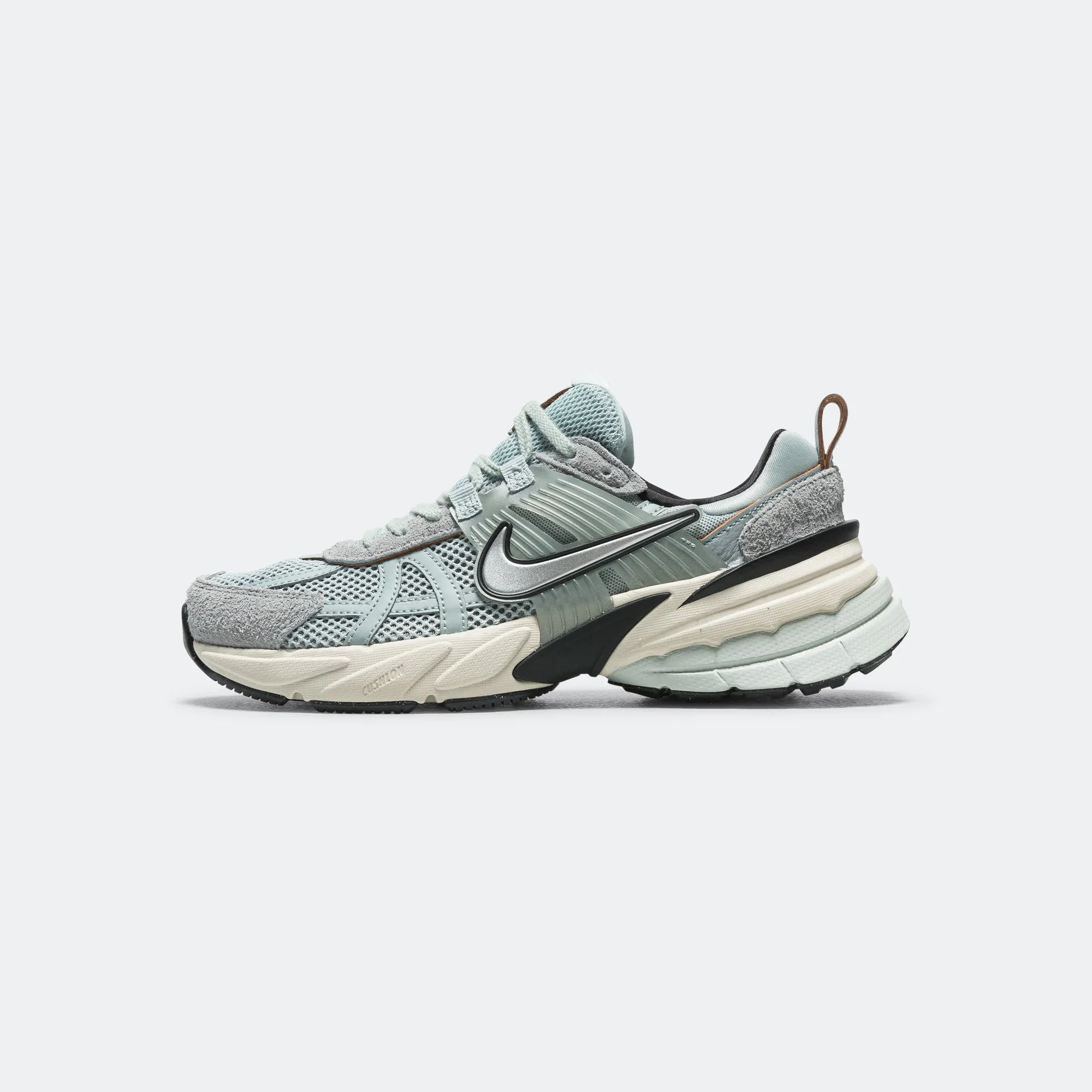 Womens V2K Run - Light Pumice/Chrome-Lt Orewood Brown Quick Motion