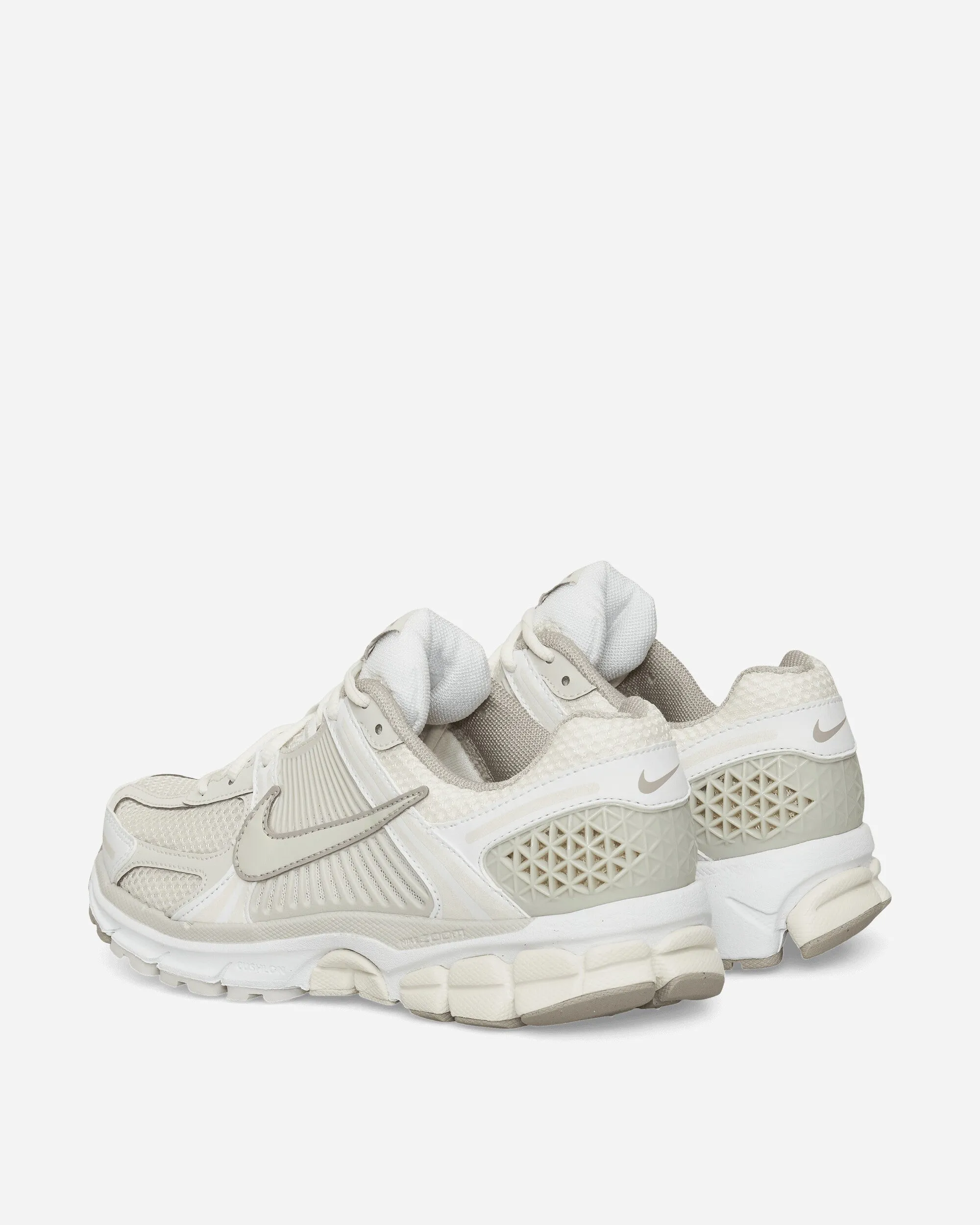 Weekend Walks Women's Zoom Vomero 5 Sneakers White / Phantom