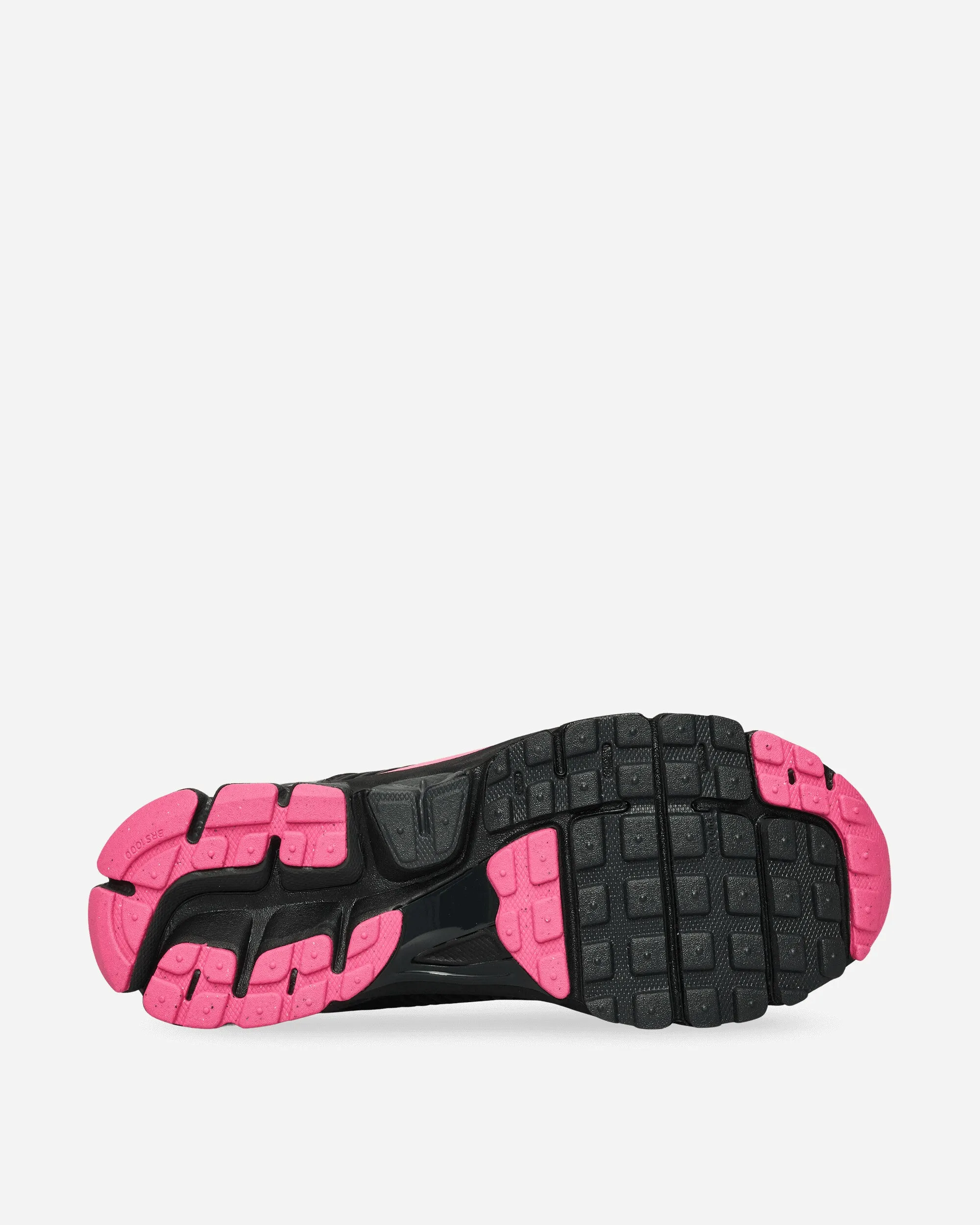 Zoom Vomero 5 Sneakers Black / Pink Blast Soft Arch